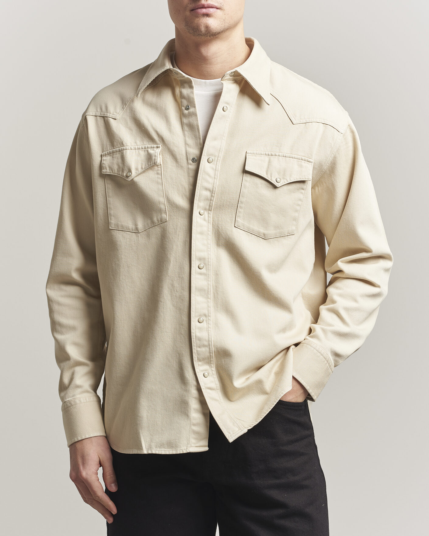 argue Richi Denimシャツプルオーバー　ベージュ　サイズ2 NN07 Ricky Western Denim Shirt Ivory at CareOfCarl.com