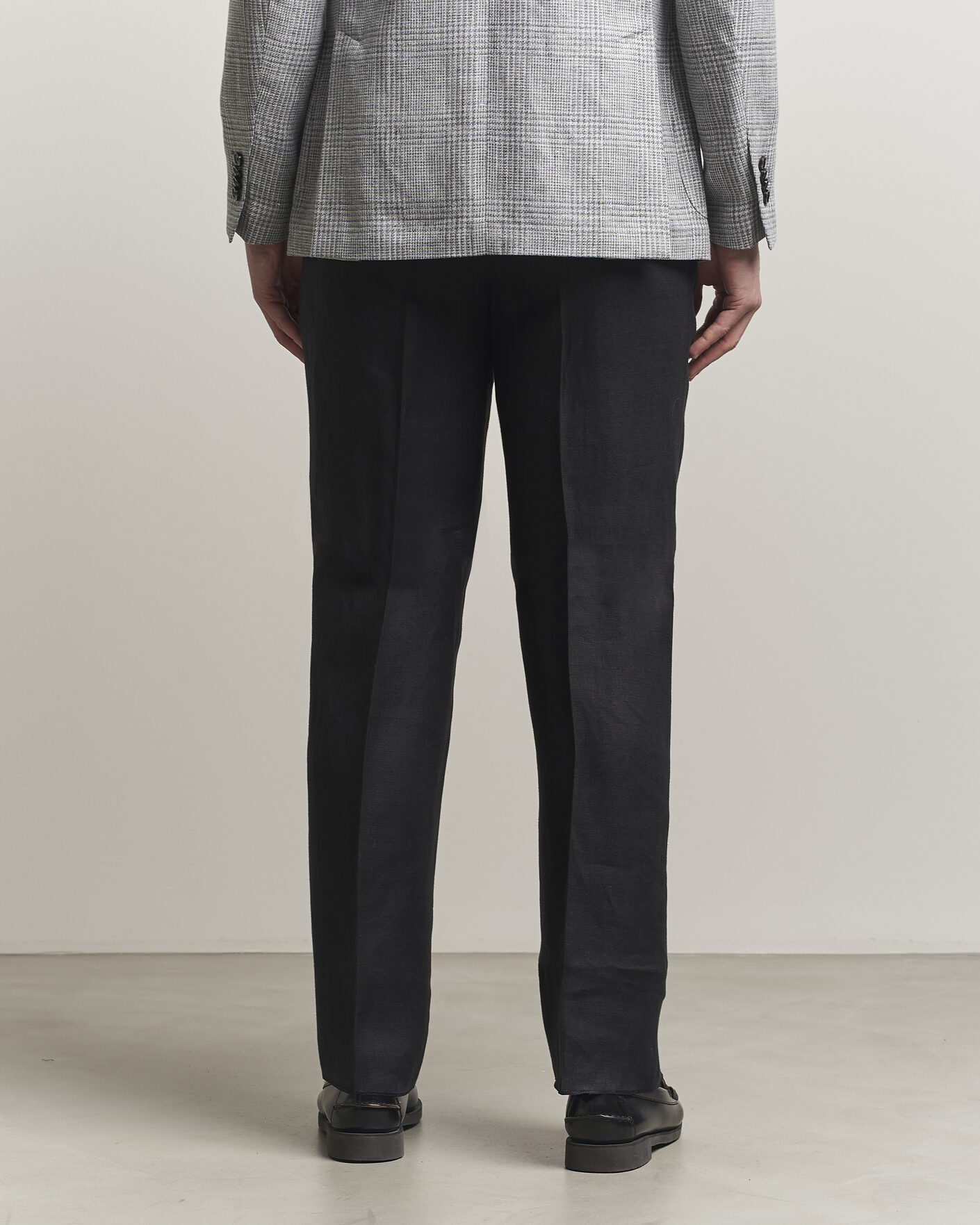 Men | Trousers | Lardini | Palu Straight Fit Linen Trousers Black