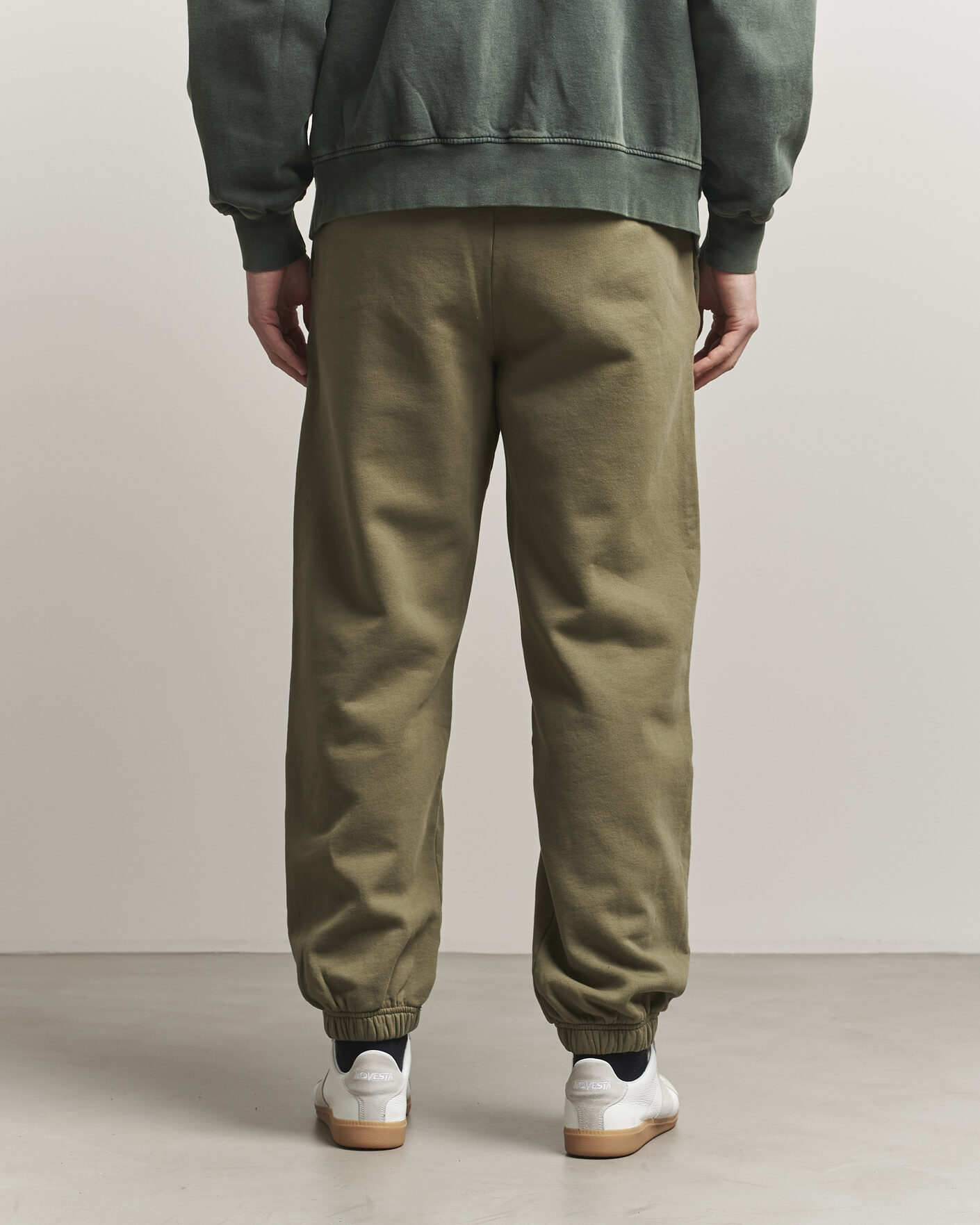 Men | Trousers | Colorful Standard | Classic Organic Sweatpants Dusty Olive