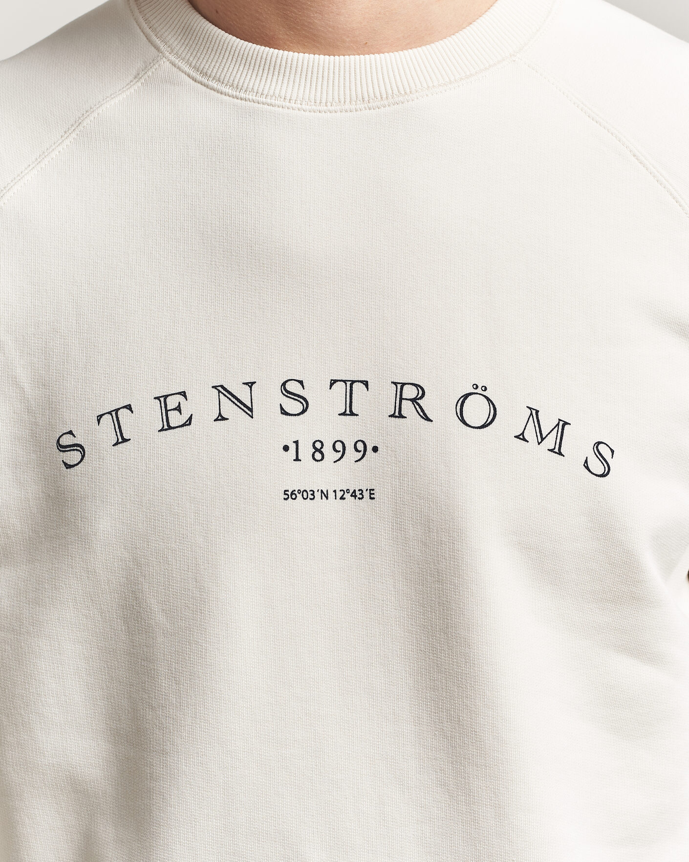 Men | Sweaters & Knitwear | Stenströms | Raglan Crew Logo Sweater White