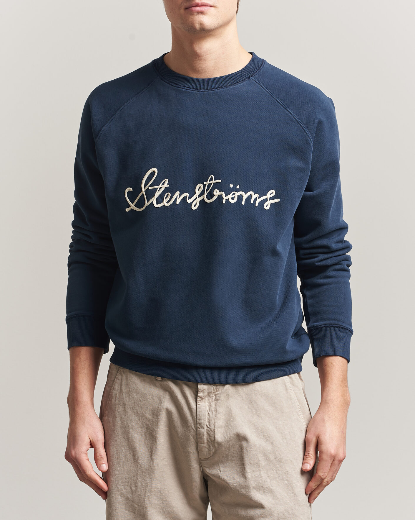 Men | Sweaters & Knitwear | Stenströms | Raglan Crew Logo Sweater Navy