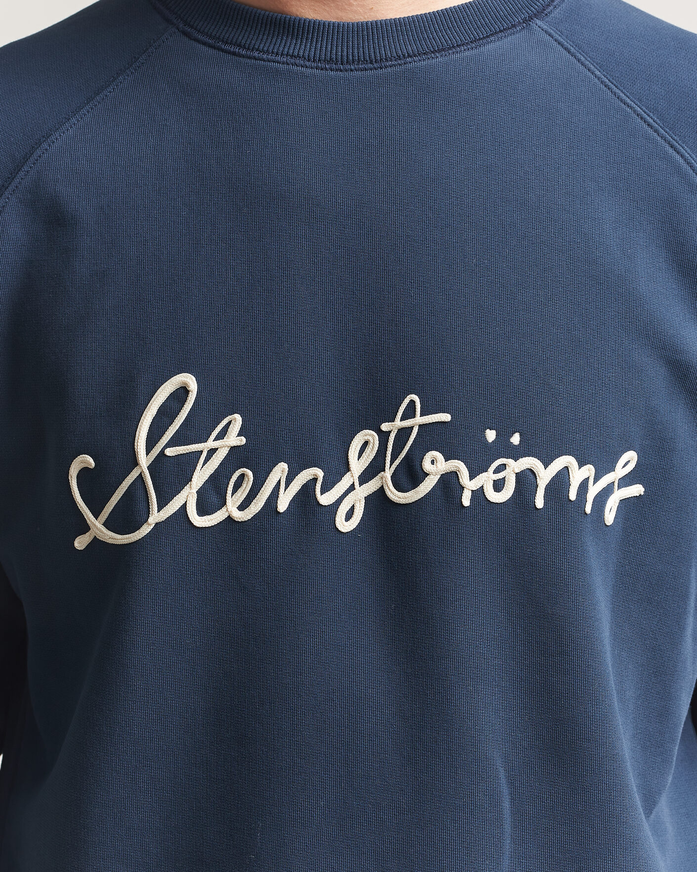 Men | Sweaters & Knitwear | Stenströms | Raglan Crew Logo Sweater Navy