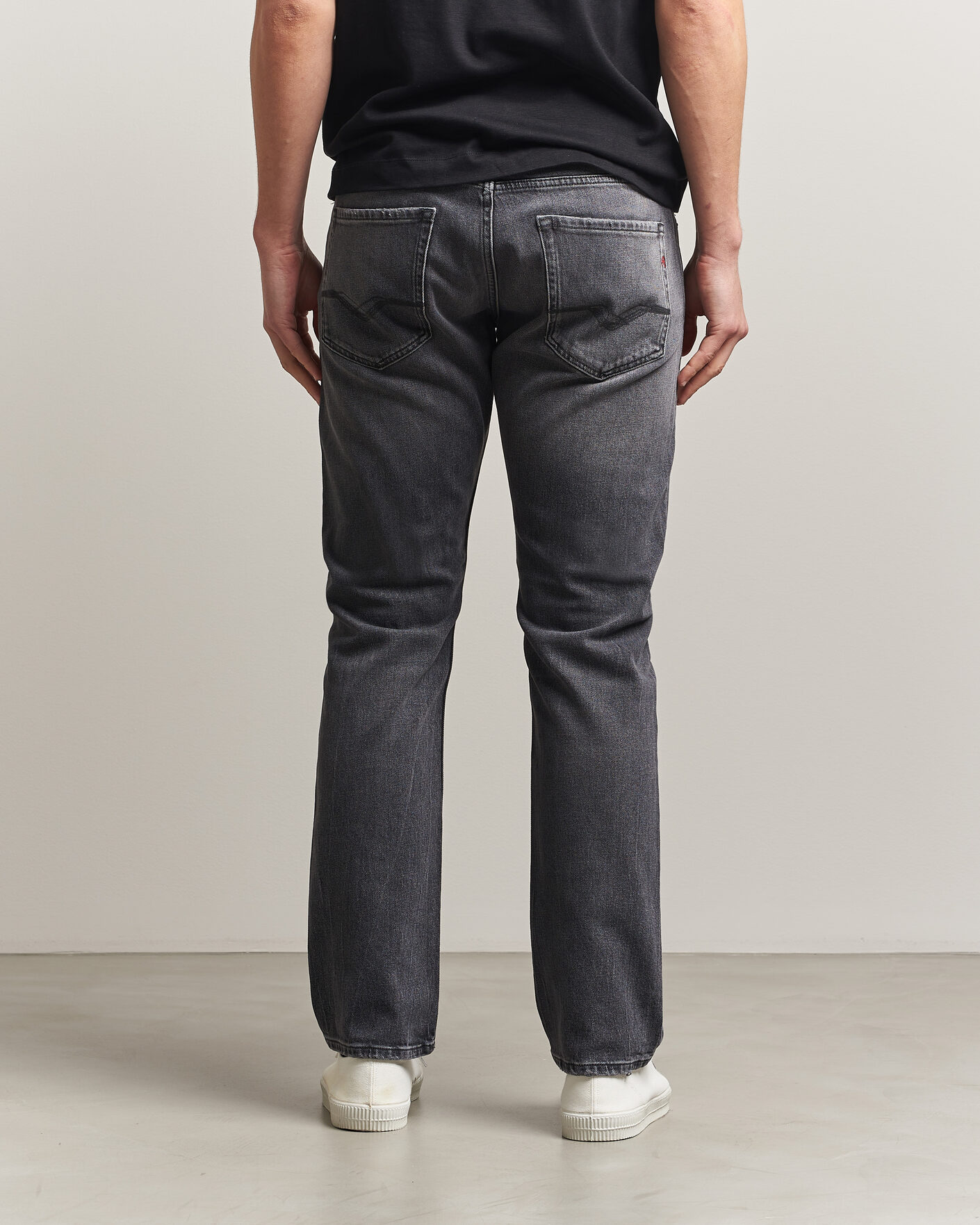 Men | Trousers | Replay | Rocco Comfort Fit Original Jeans Washed Black