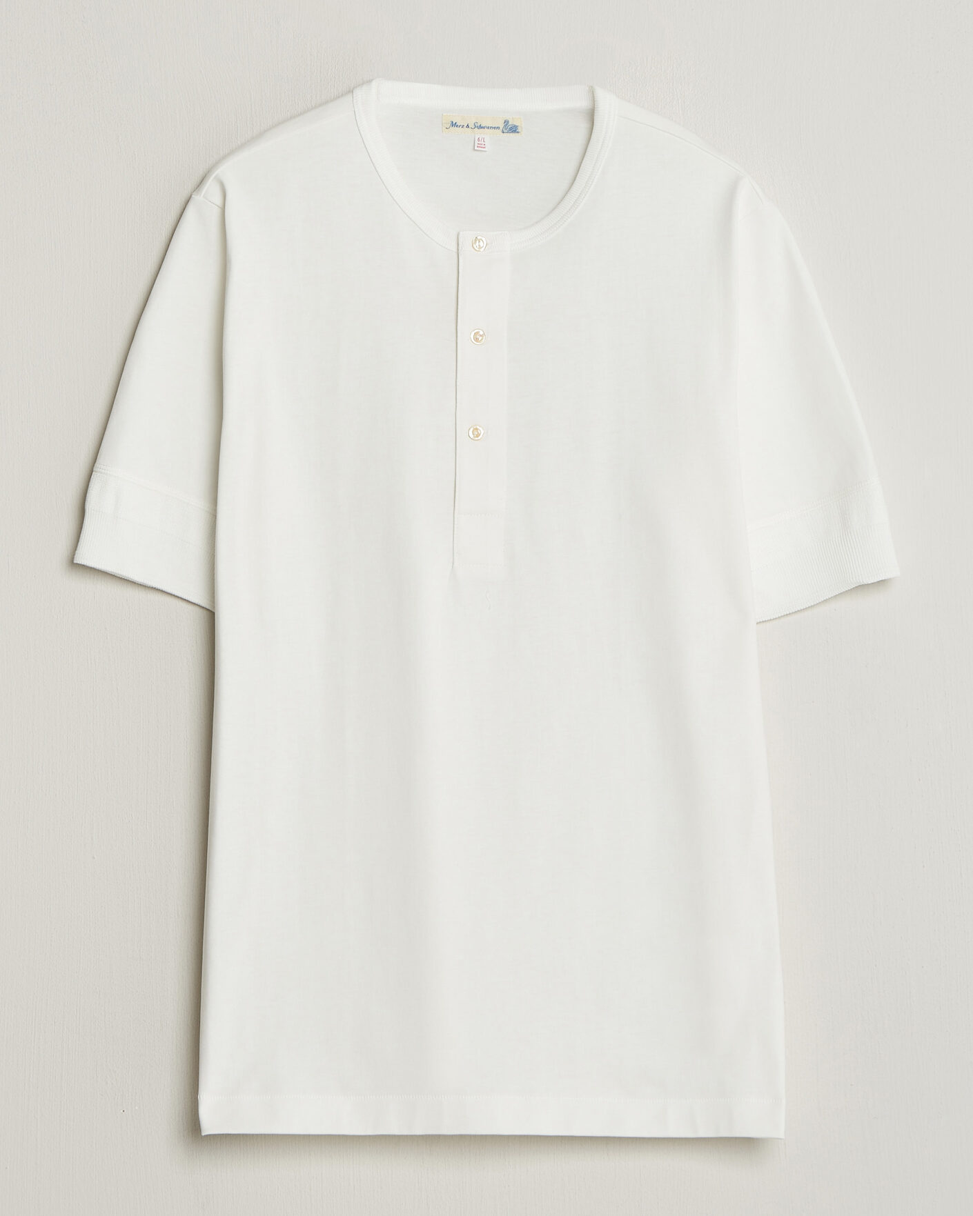 Men | T-Shirts | Merz b. Schwanen | Classic Organic Cotton Short Sleeve Henley White