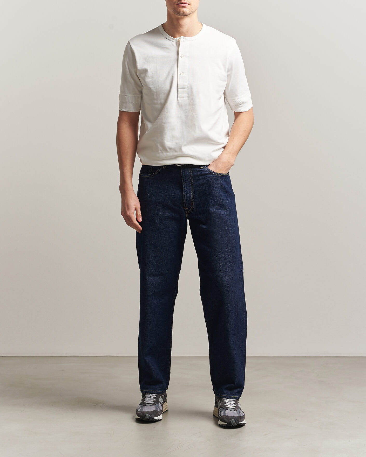 Men | T-Shirts | Merz b. Schwanen | Classic Organic Cotton Short Sleeve Henley White