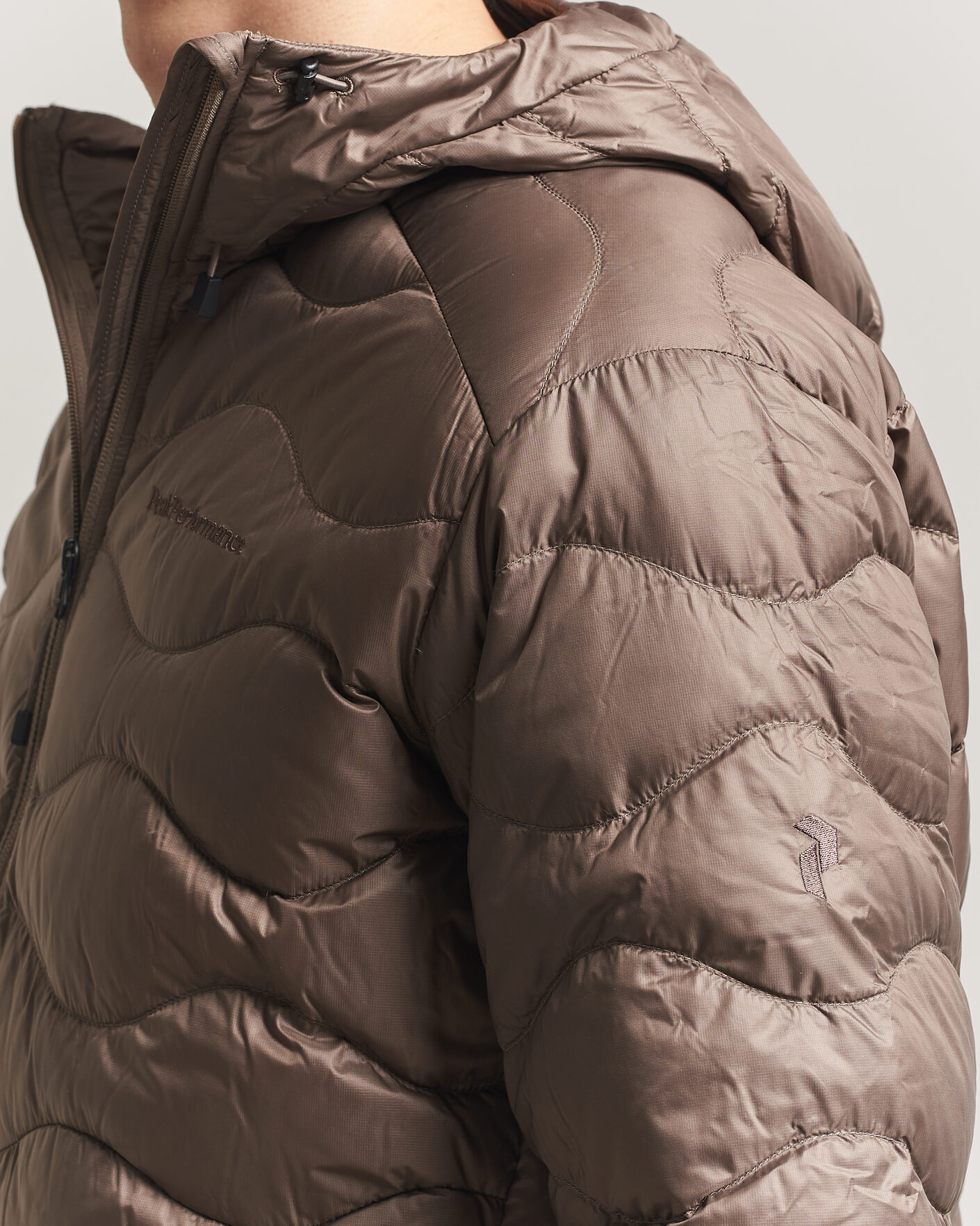 Men | Coats & Jackets | Peak Performance | Helium Down Hooded Jacket Terrian Tan