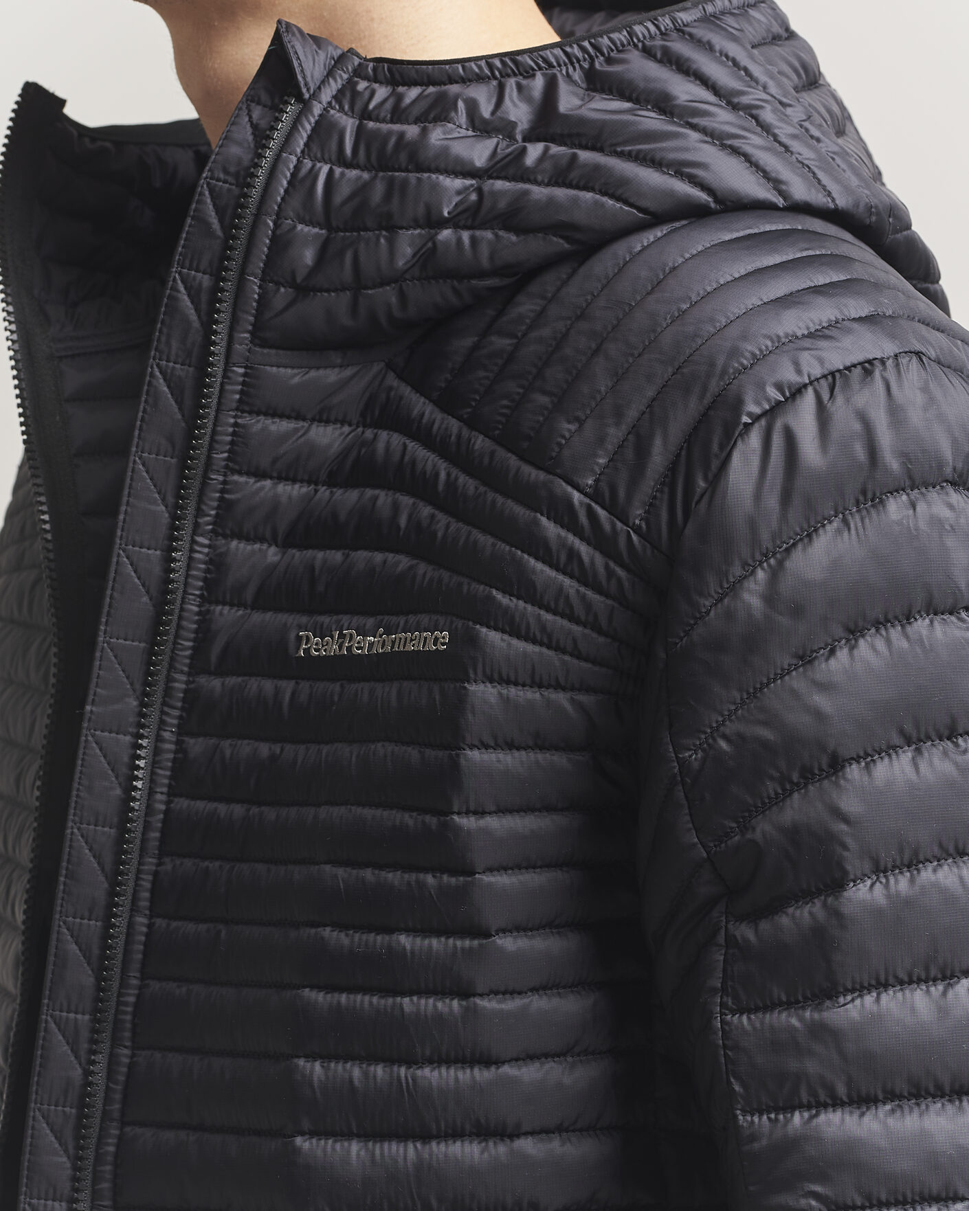 Men | Coats & Jackets | Peak Performance | Monolight Insulated Hooded Jacket Black