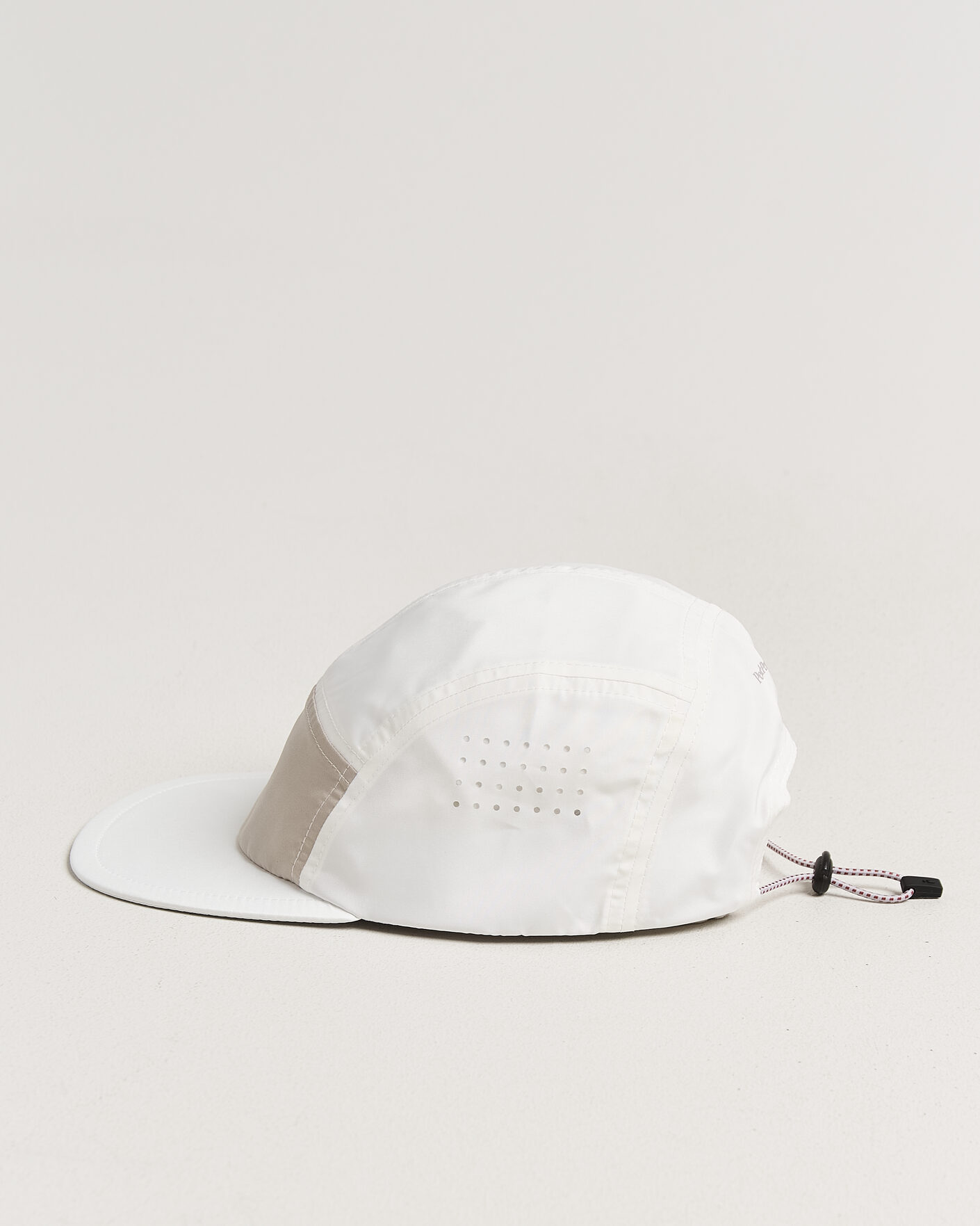 Men | Hats & Caps | Peak Performance | Lightweight Cap White/Sand Fog