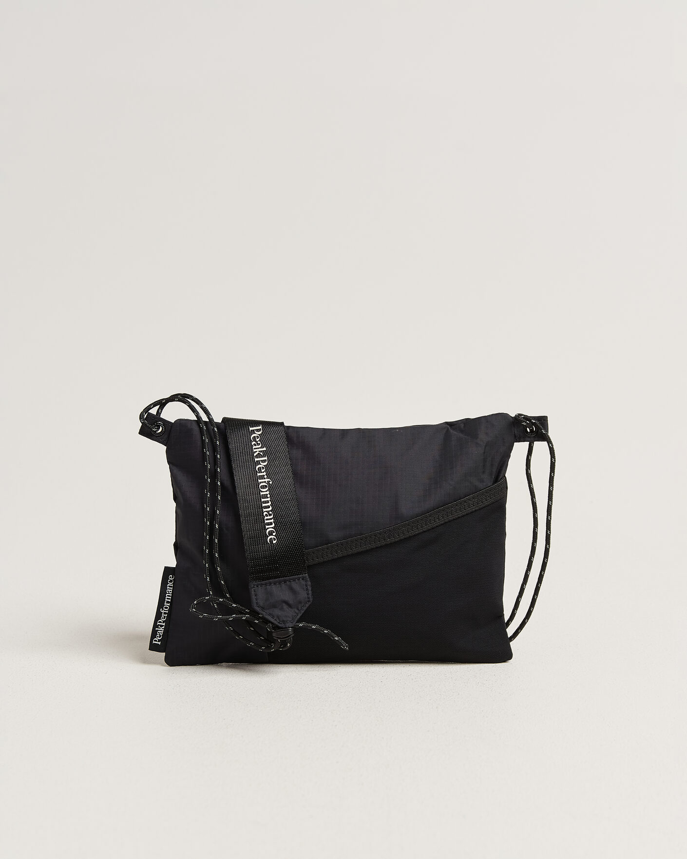 Peak Performance Accessory Bag Black at CareOfCarl.com