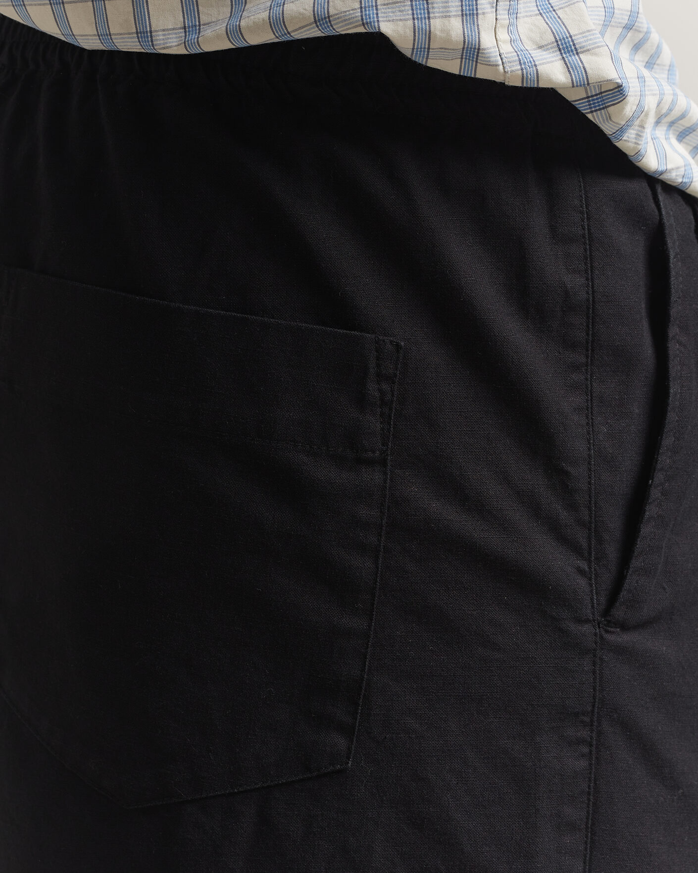Men | Trousers | A.P.C. | Lou Cotton/Linen Drawstring Trousers Faded Black