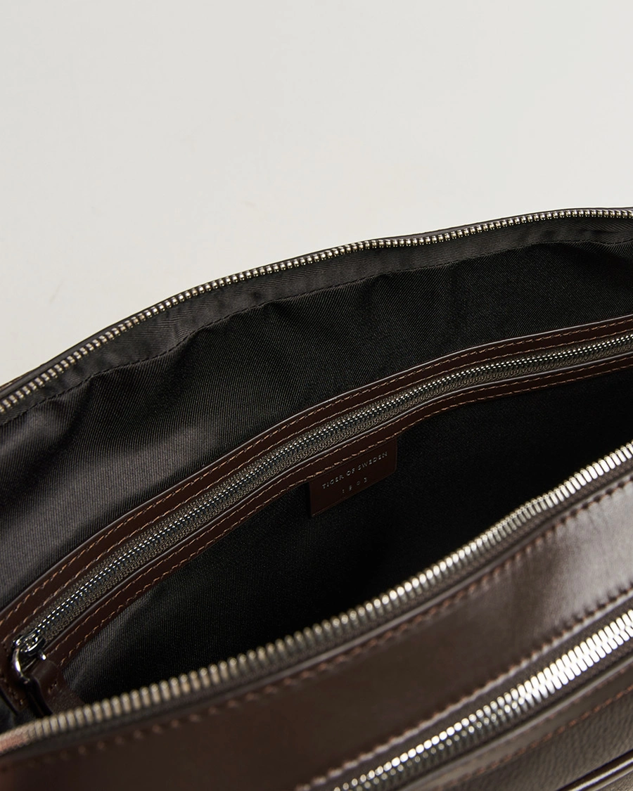 Men | Bags | Tiger of Sweden | Burin Grained Leather Briefcase Dark Brown