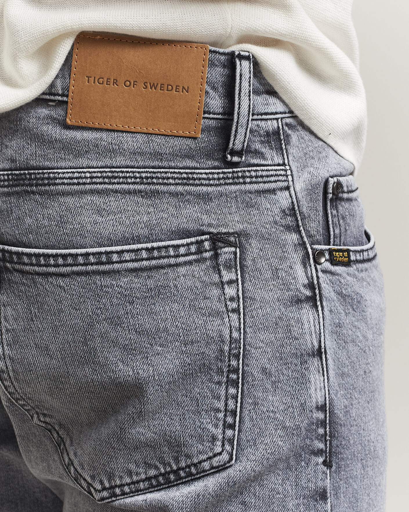 Men | Trousers | Tiger of Sweden | Pistolero Jeans Washed Grey