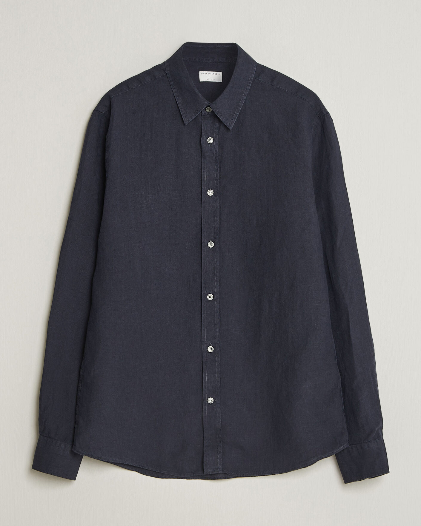 Men | Shirts | Tiger of Sweden | Spenser Linen Shirt Midnight Blue