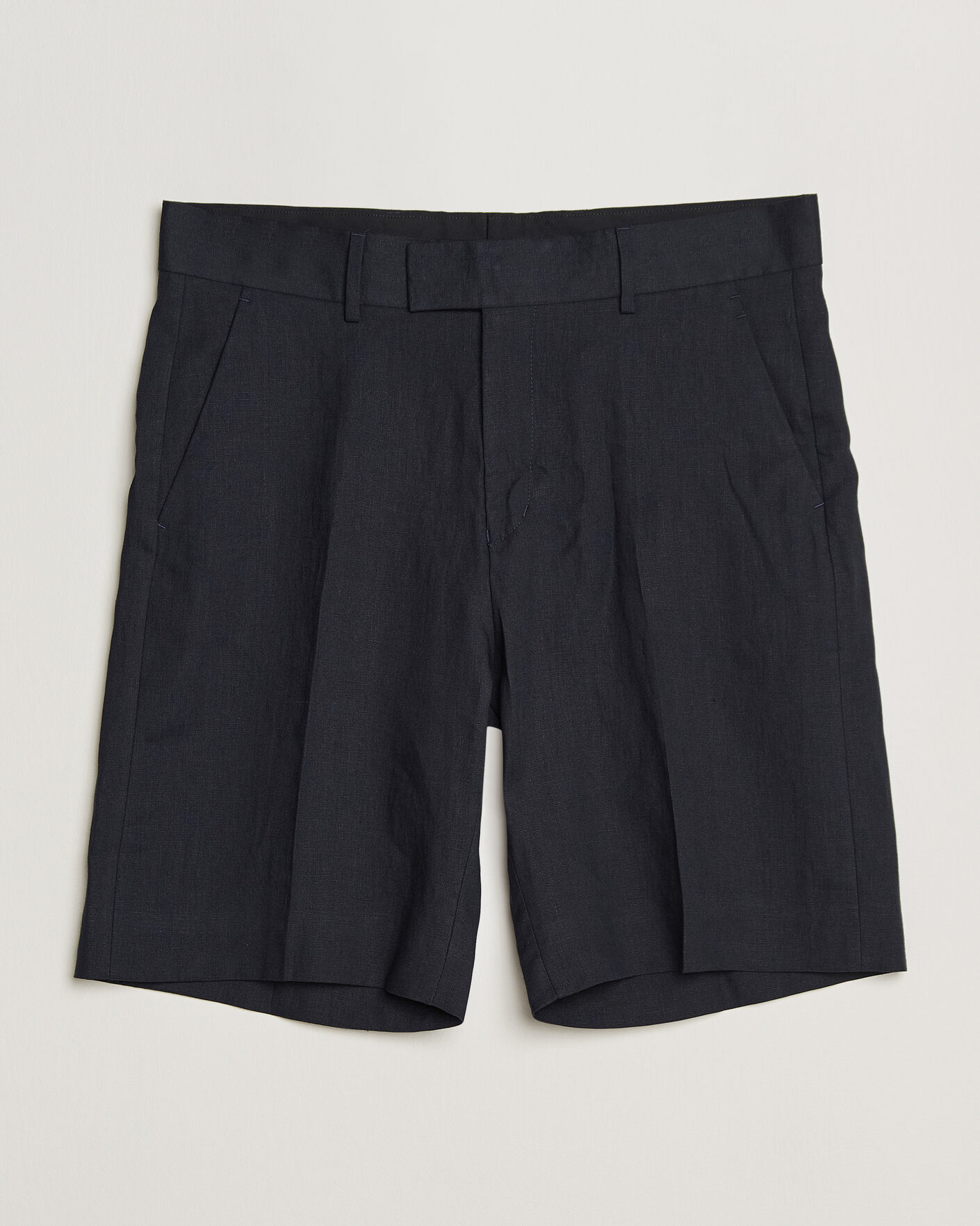 Men | Shorts | Tiger of Sweden | Troy Pleated Linen Shorts Midnight Blue