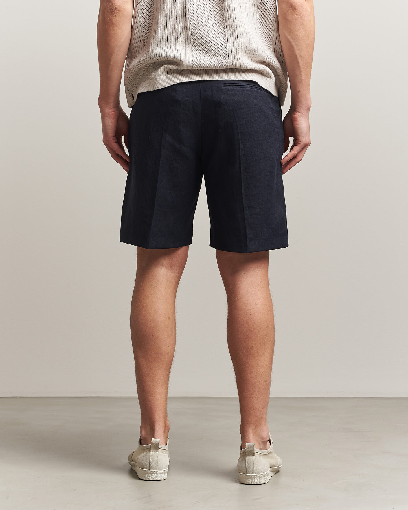 Men | Shorts | Tiger of Sweden | Troy Pleated Linen Shorts Midnight Blue