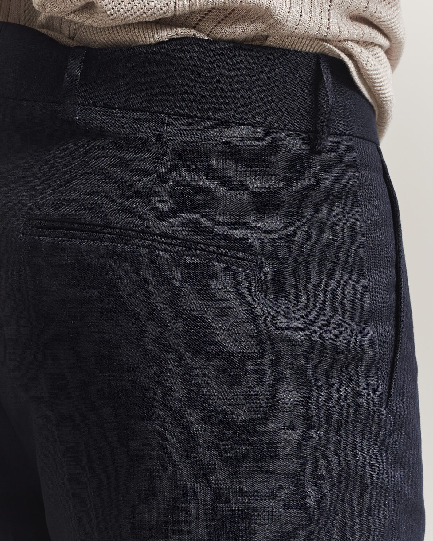Men | Shorts | Tiger of Sweden | Troy Pleated Linen Shorts Midnight Blue