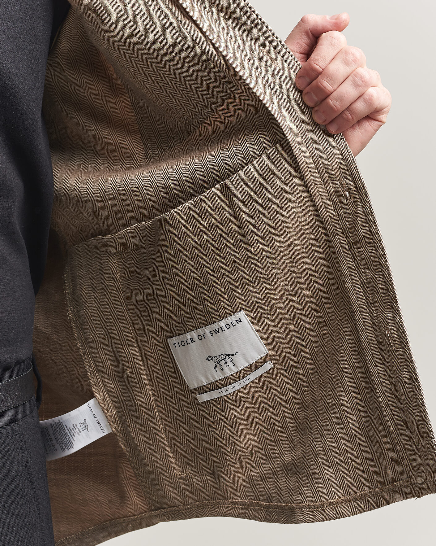 Men | Shirts | Tiger of Sweden | Bishop Linen Overshirt Vintage Beige