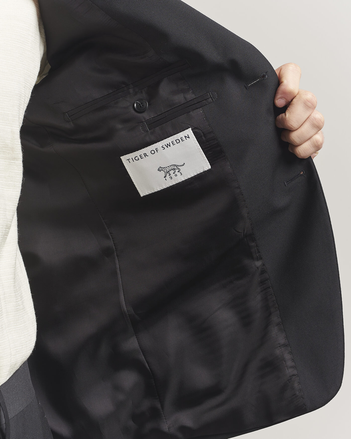 Men | Blazers | Tiger of Sweden | Jamie Wool Travel Suit Blazer Black