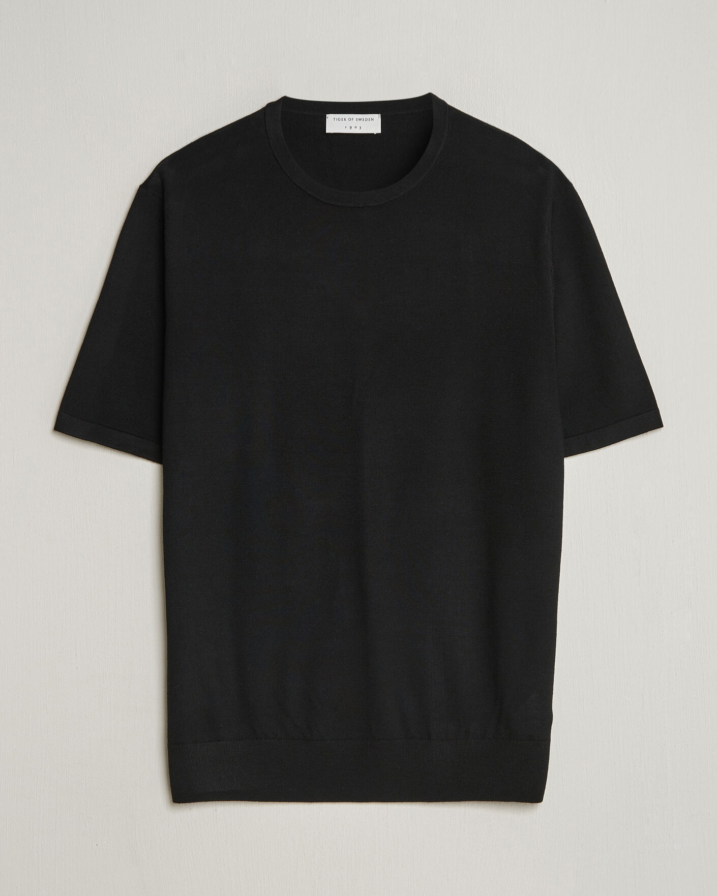 Men | T-Shirts | Tiger of Sweden | Connor Knitted Crew Neck T-Shirt Black