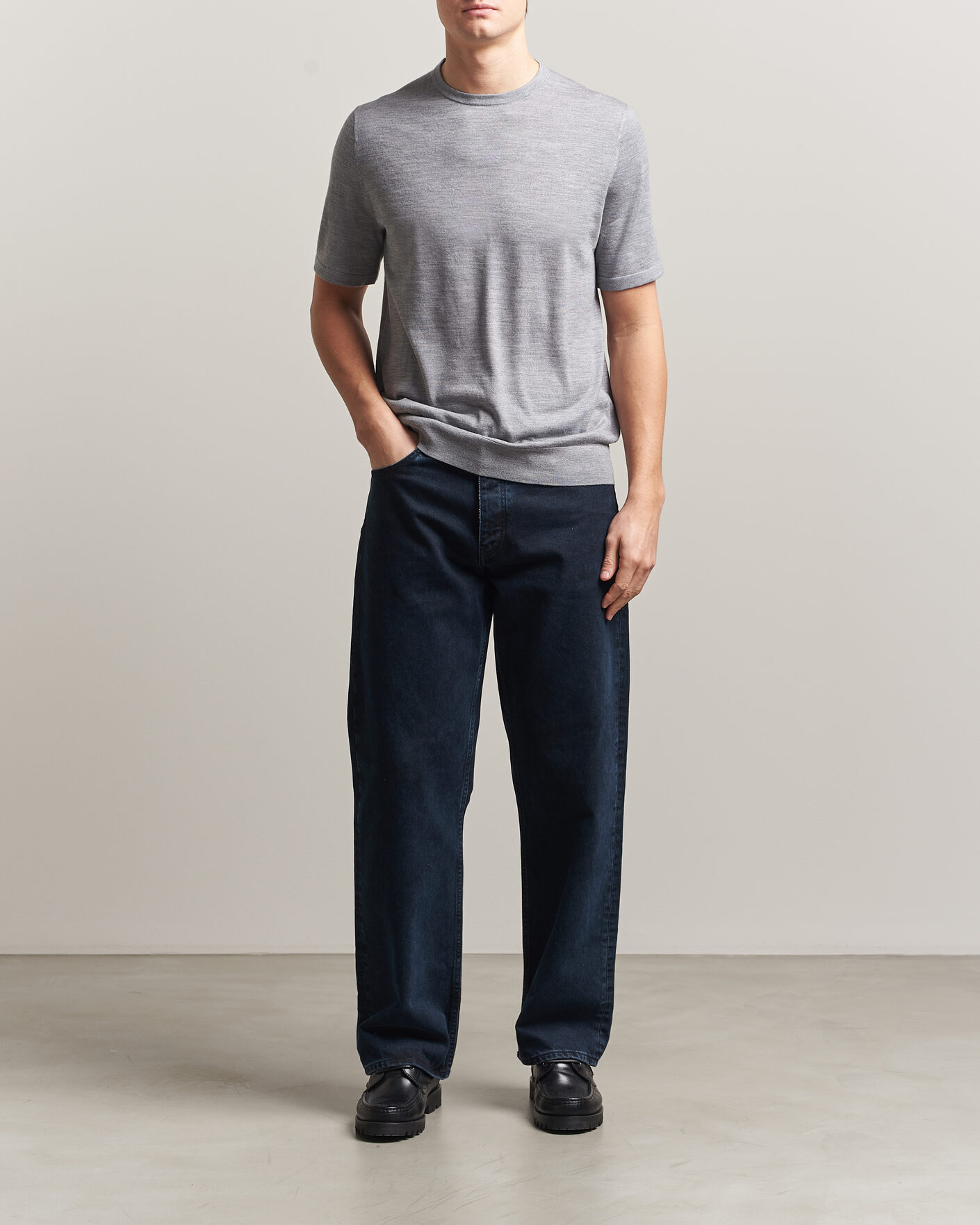 Men | T-Shirts | Tiger of Sweden | Connor Knitted Crew Neck T-Shirt Grey Melange