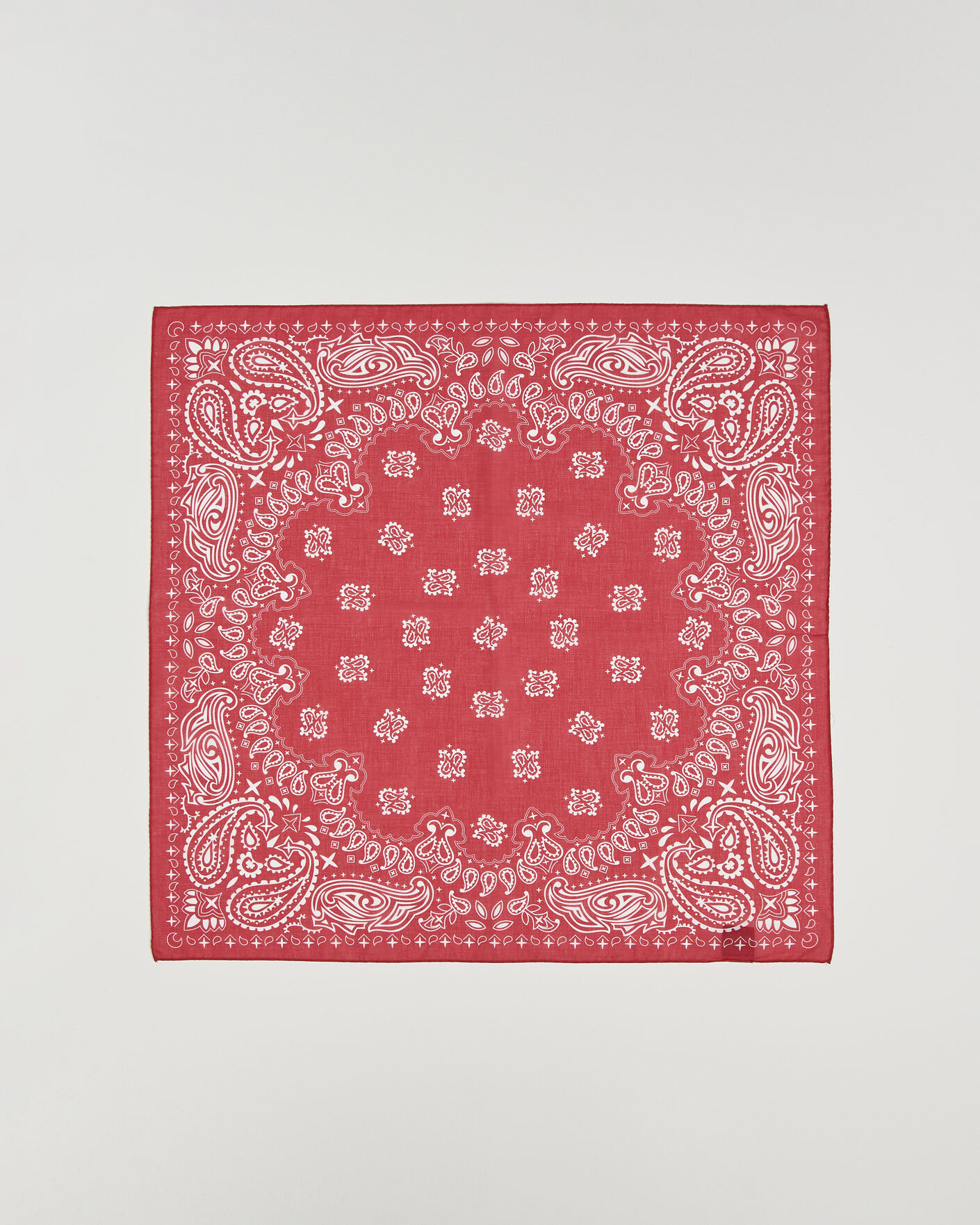 Men | Amanda Christensen Cotton Voilé Paisley Bandana Red | Amanda Christensen | Cotton Voilé Paisley Bandana Red