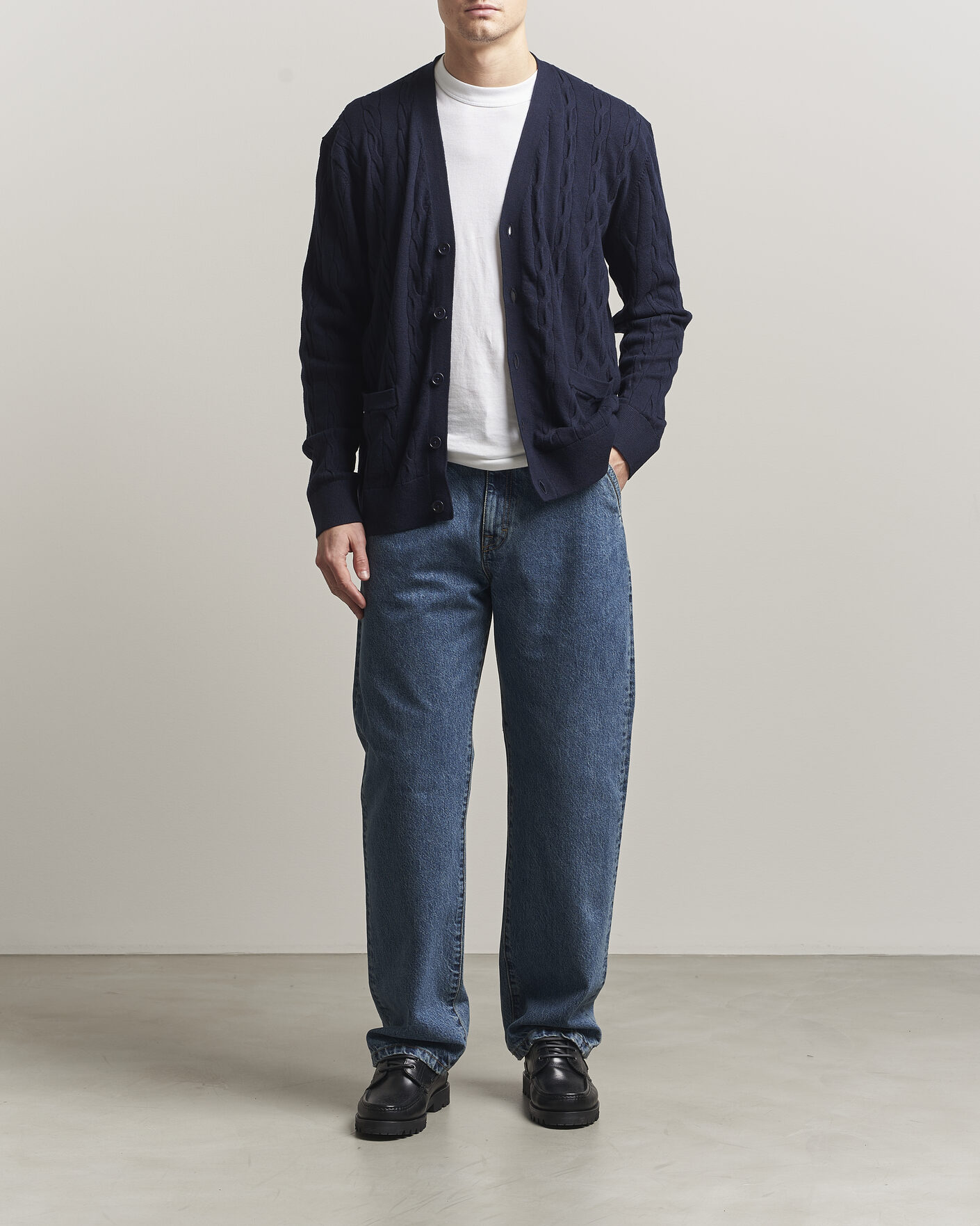 Men | Sweaters & Knitwear | Filippa K | Cotton/Merino Cable Cardigan Navy