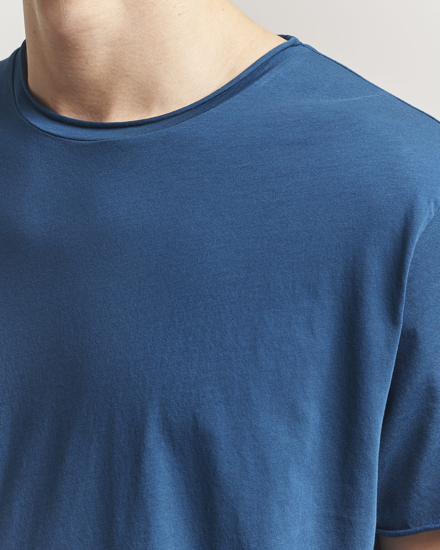 Men | T-Shirts | Filippa K | Roll Neck Crew Neck T-Shirt Night Teal