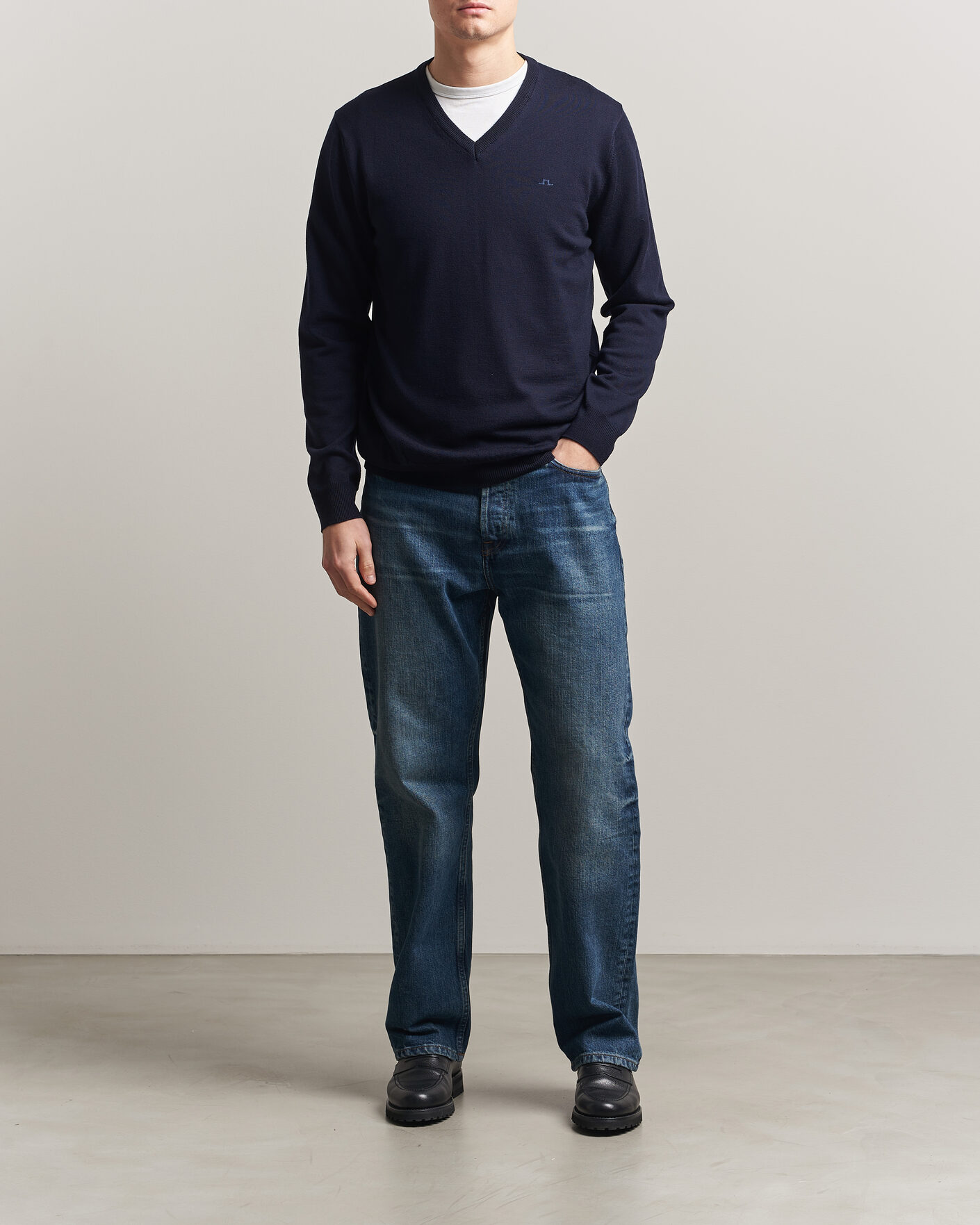 Men | Sweaters & Knitwear | J.Lindeberg | Lymann Merino V-Neck Pullover JL Navy