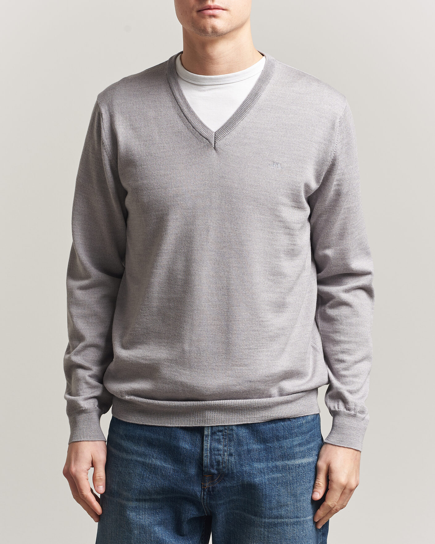 Men | Sweaters & Knitwear | J.Lindeberg | Lymann Merino V-Neck Pullover Light Grey Melange