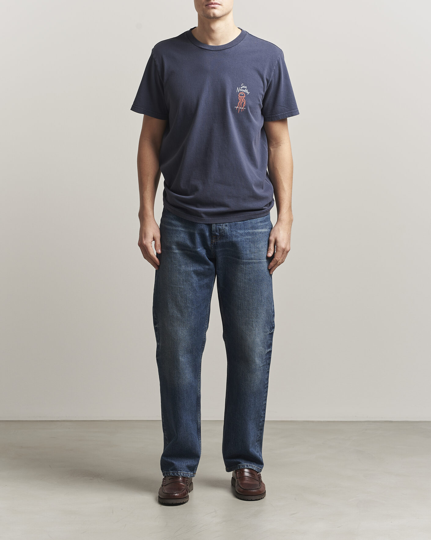 Men | T-Shirts | Nudie Jeans | Roy Printed T-Shirt Dark Blue