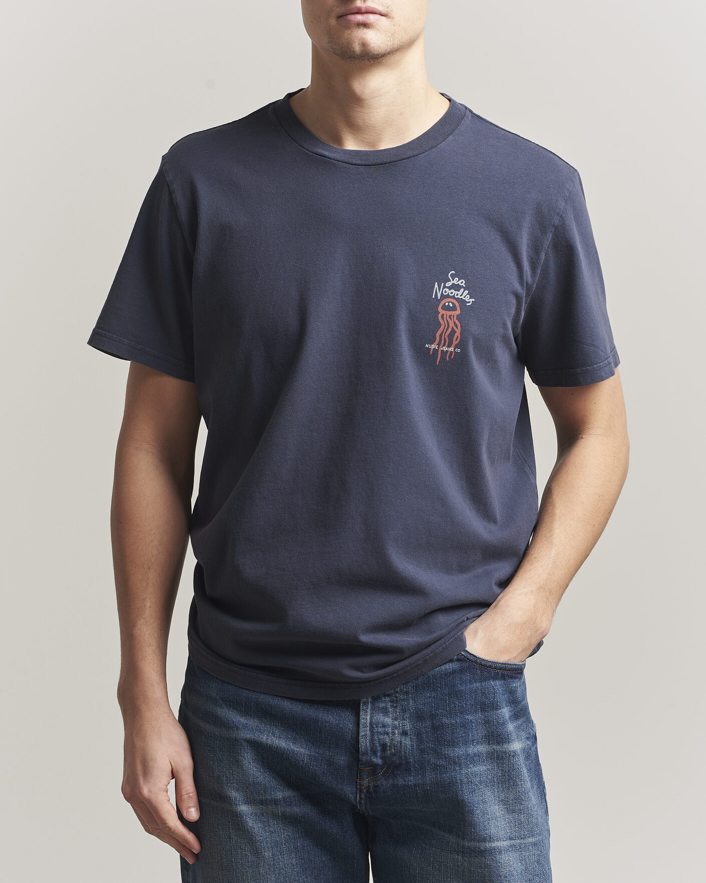 Men | T-Shirts | Nudie Jeans | Roy Printed T-Shirt Dark Blue