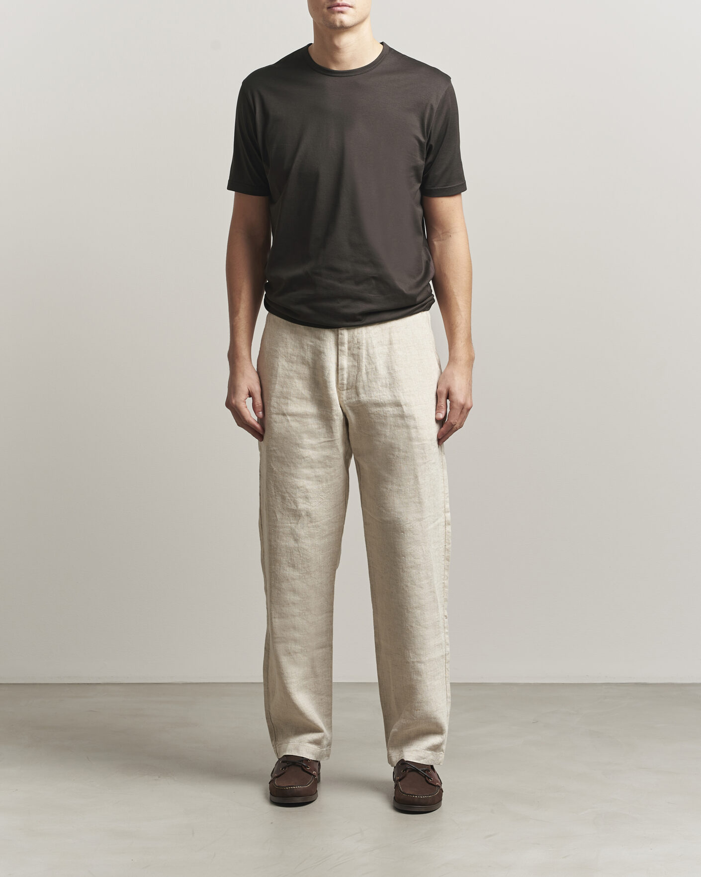 Men | T-Shirts | Sunspel | Crew Neck Q82 Cotton T-Shirt Dark Chocolate