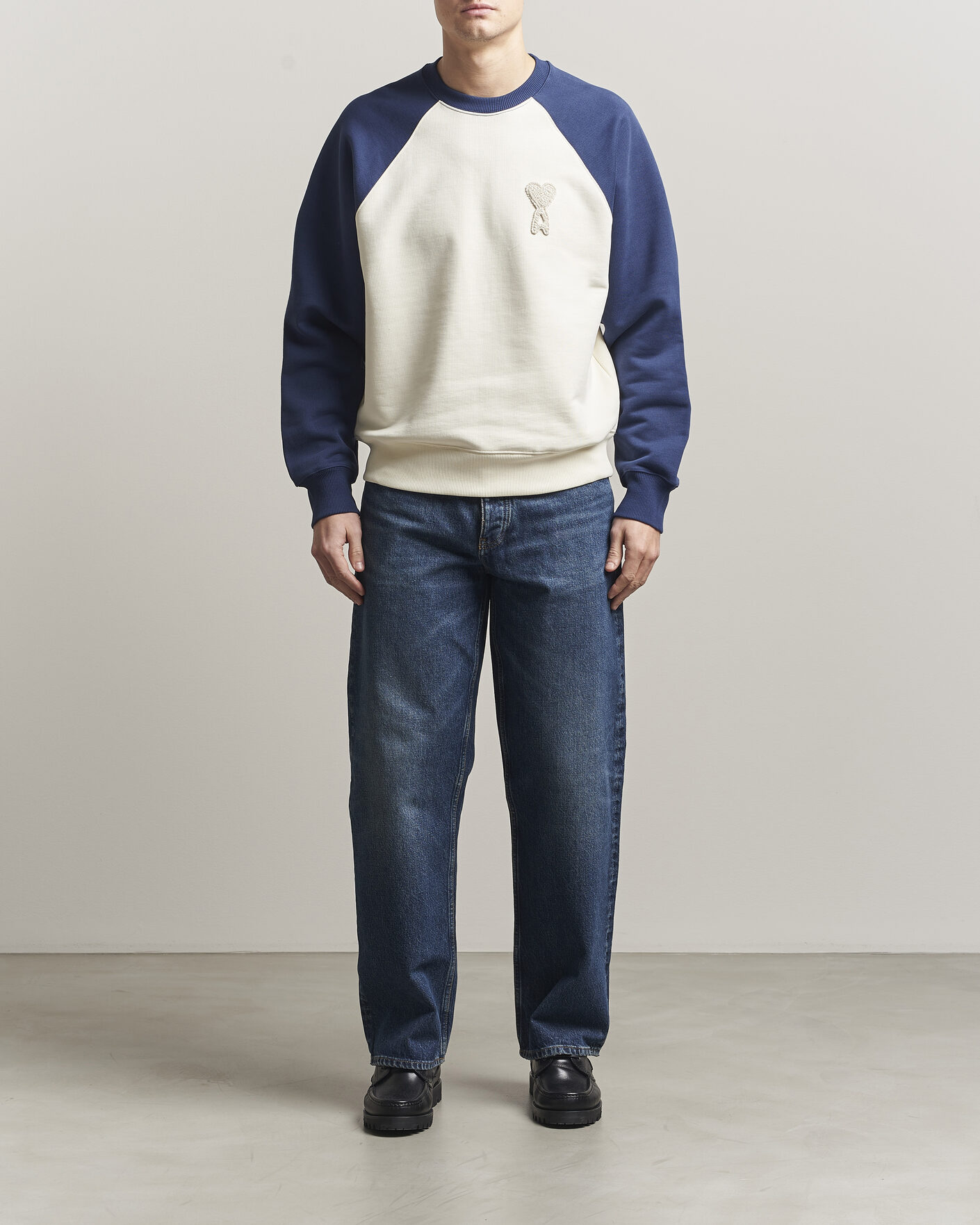 Men | Sweaters & Knitwear | AMI | Knitted Heart Logo Sweatshirt Creme/Navy