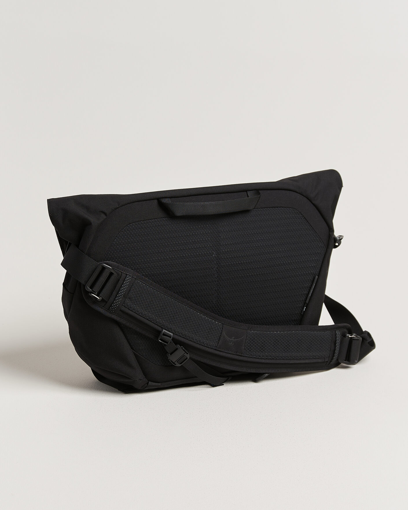 Men | Bags | Osprey | Metron Messenger 18 Black