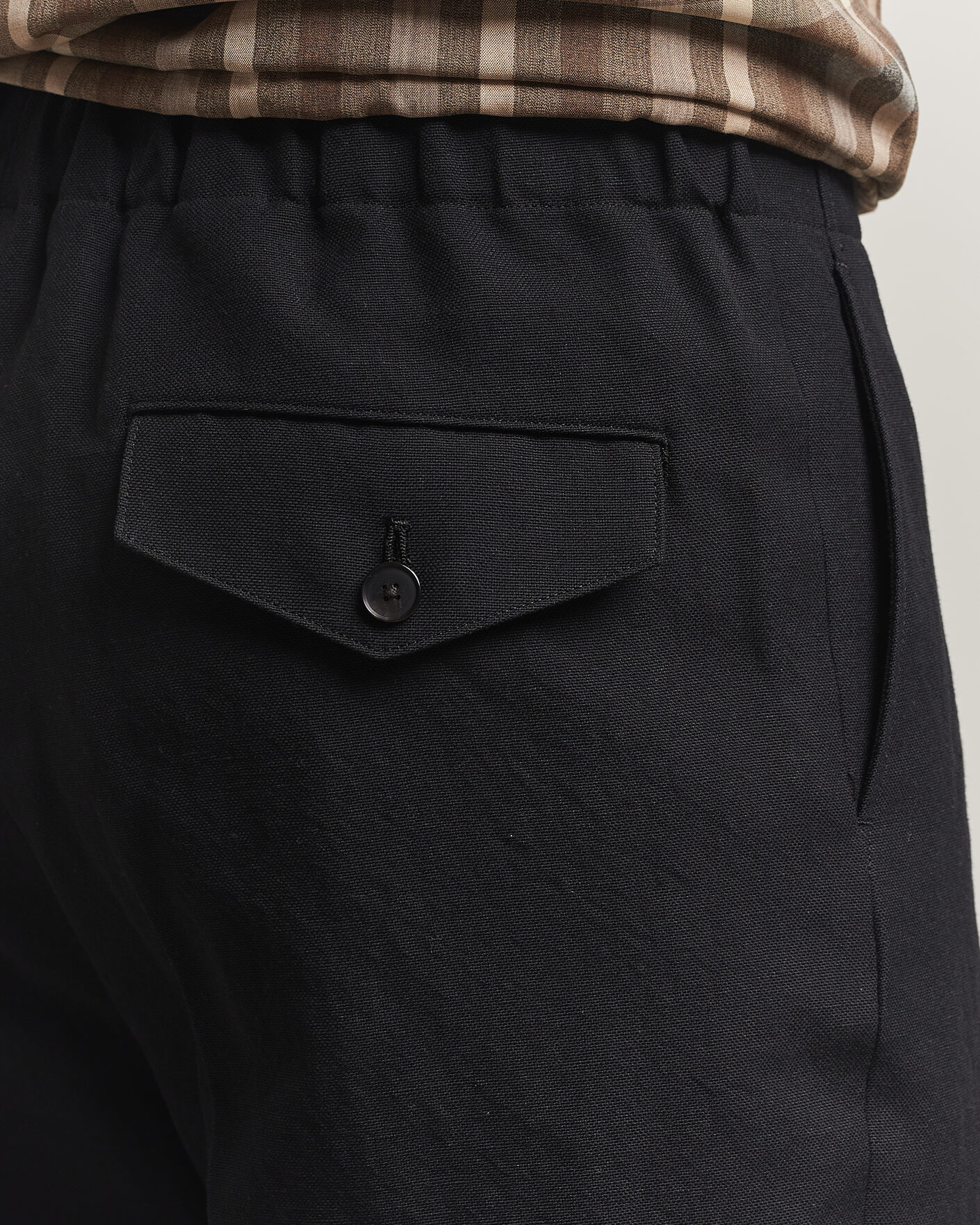 Auralee Wool/Linen Ox Drawstring Pants Black at CareOfCarl.com