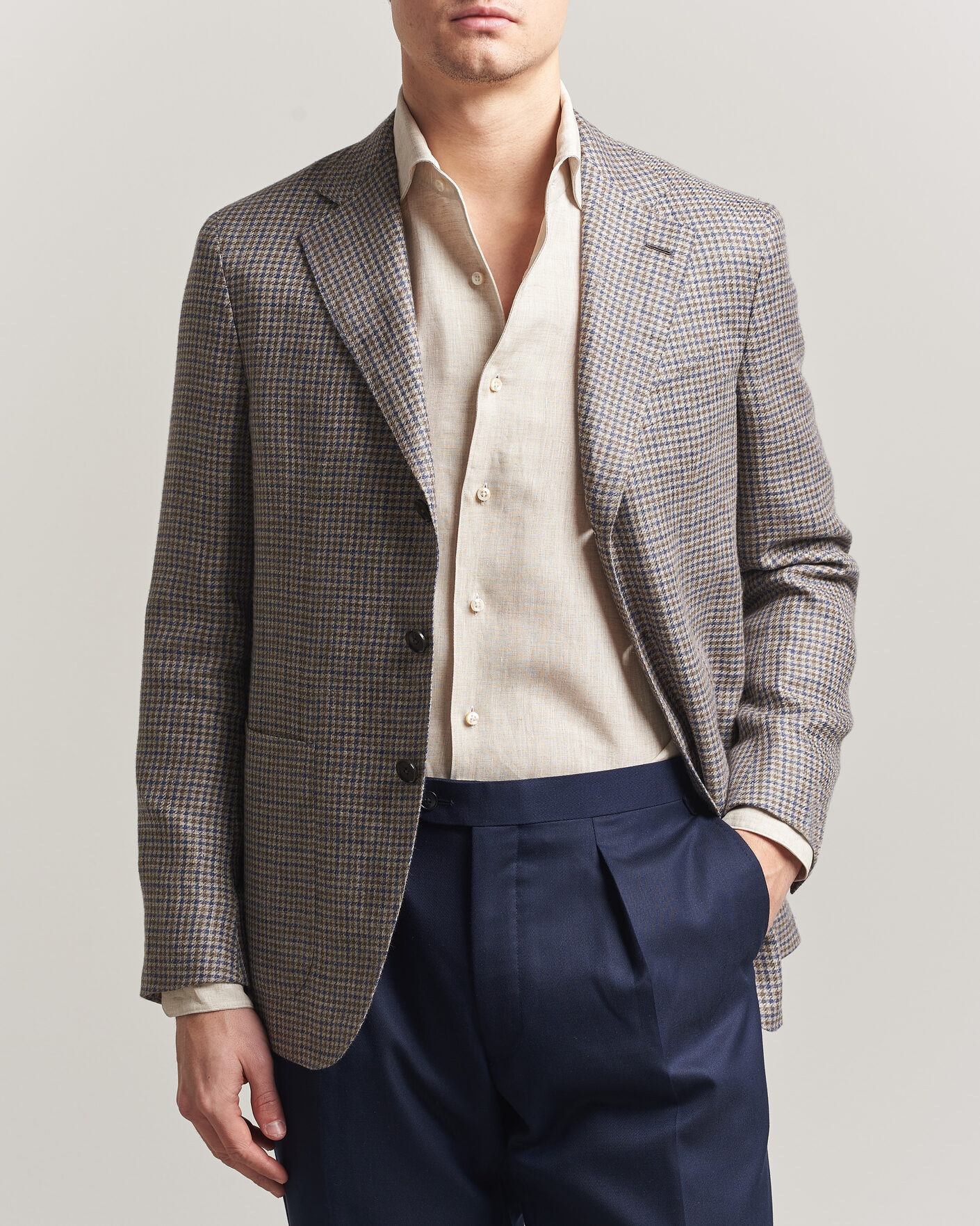 Caruso Aida Linen/Wool Blazer Navy/Grey Check at CareOfCarl.com