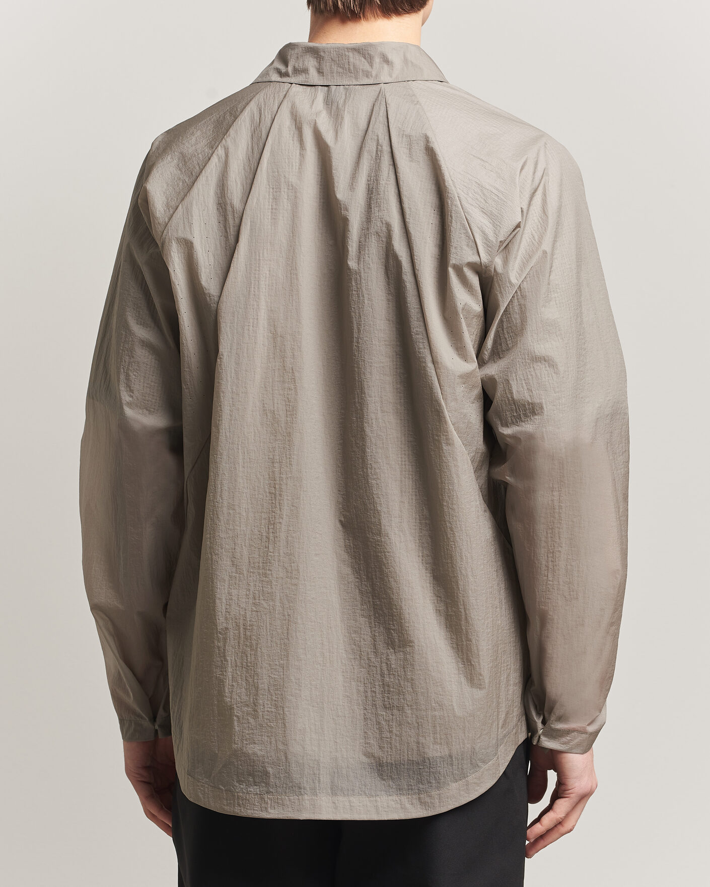 Men | Shirts | Goldwin | Nylon Wind Shirt Arid Beige