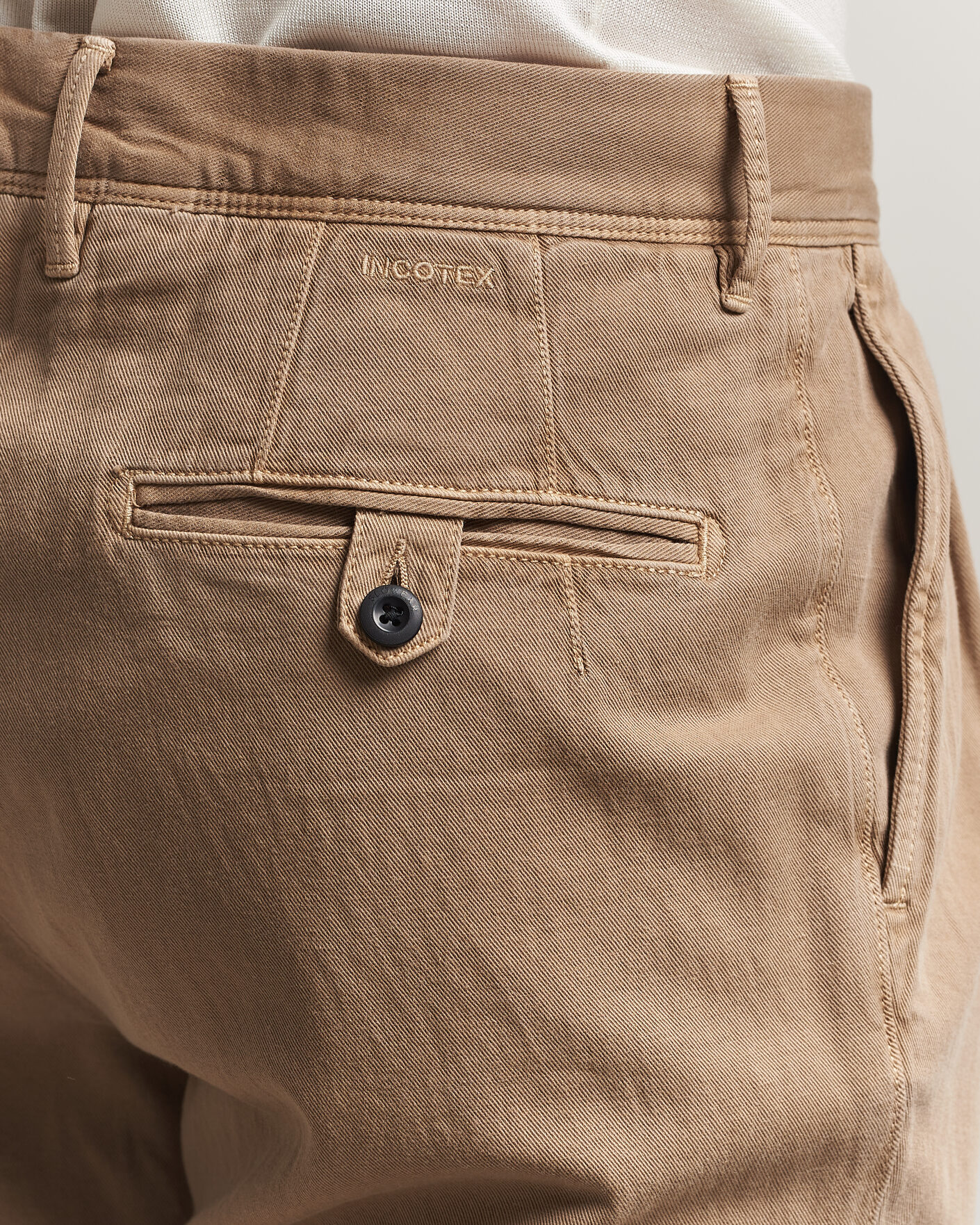 Men | Trousers | Incotex | Tapered Fit Pleated Linen Slacks Brown