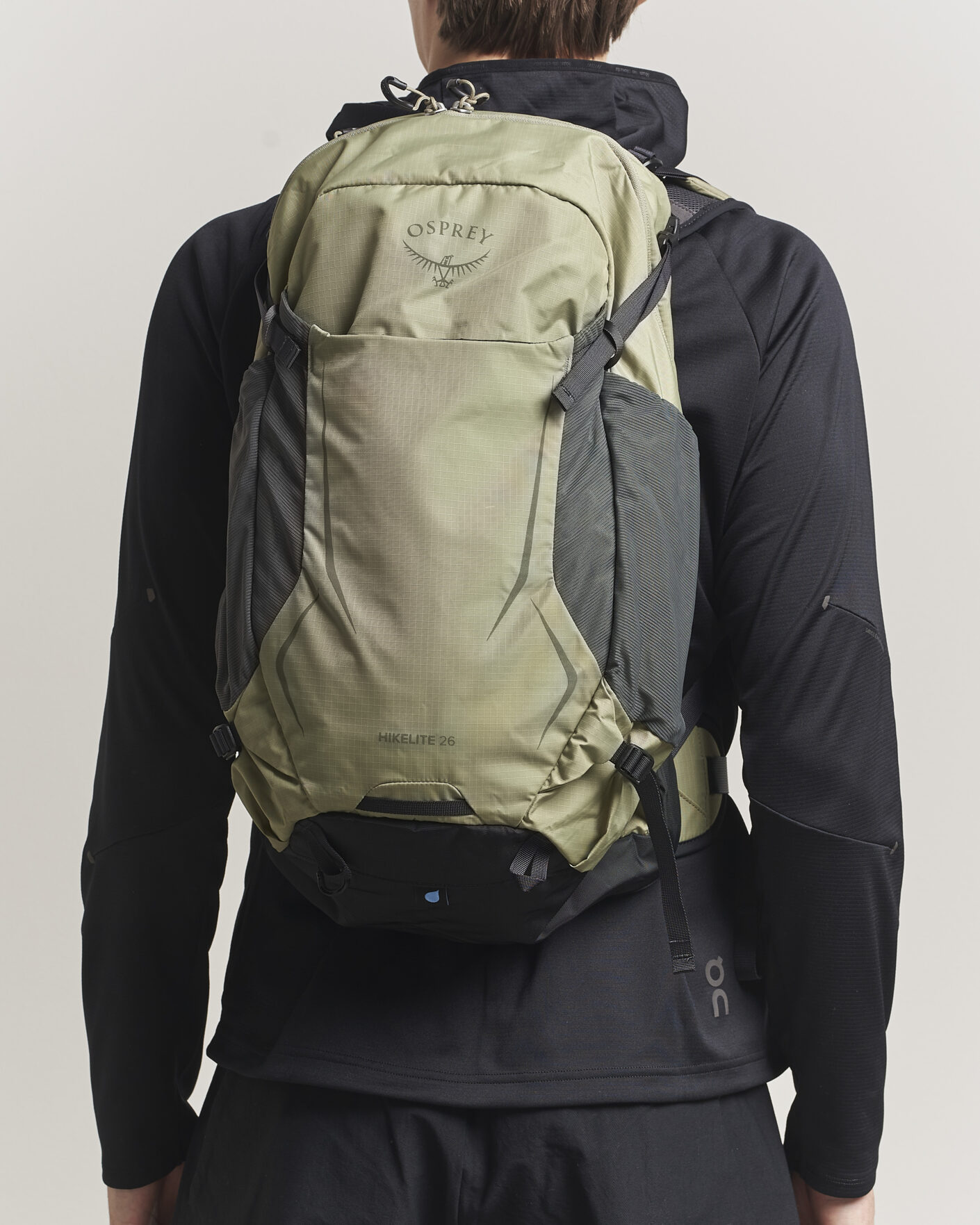 Osprey HikeLite 26 Olive Tan at CareOfCarl.com