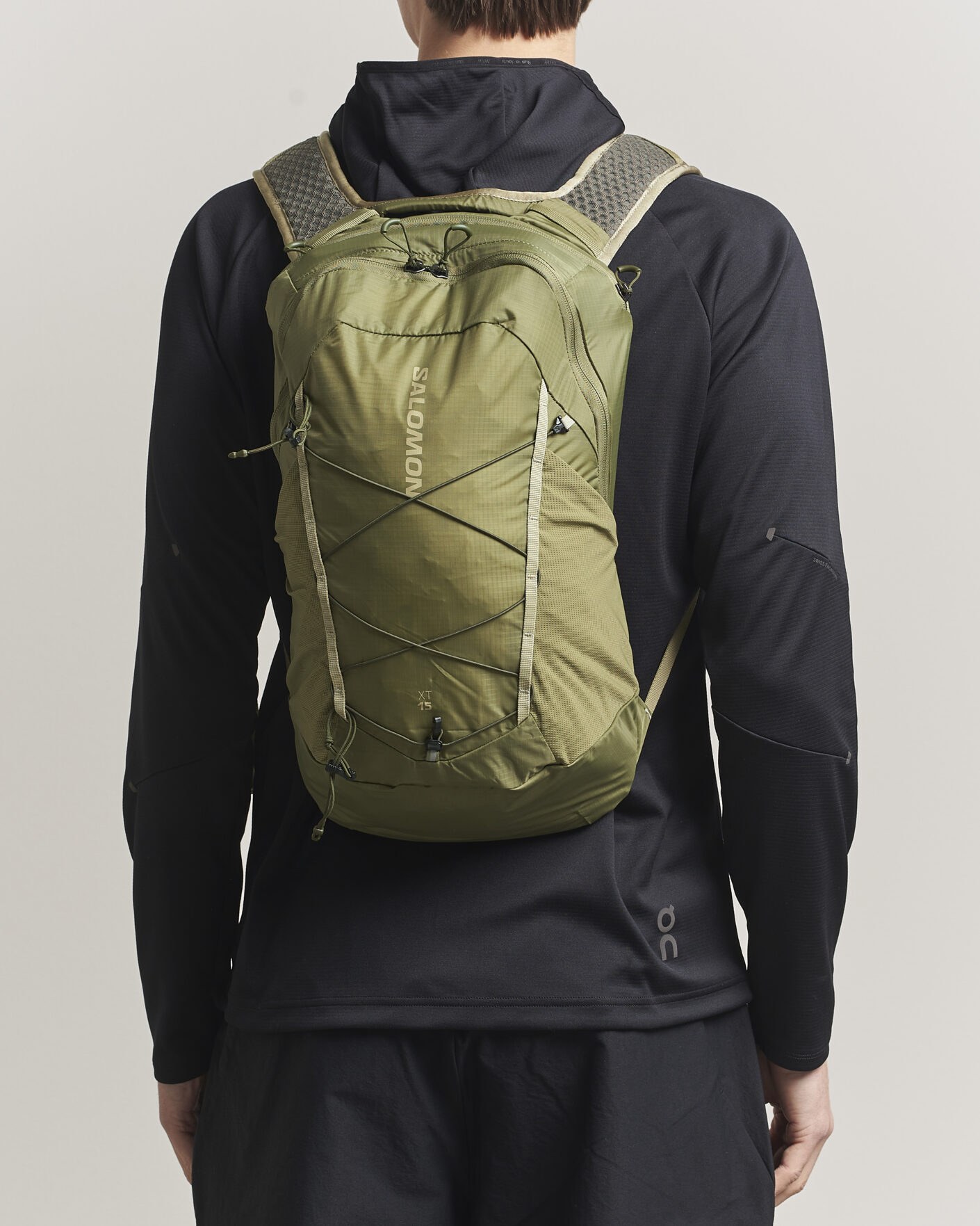 SALOMON XT 15 15L オリーブ バックパック Salomon XT 15 Backpack Martini Olive at CareOfCarl.com