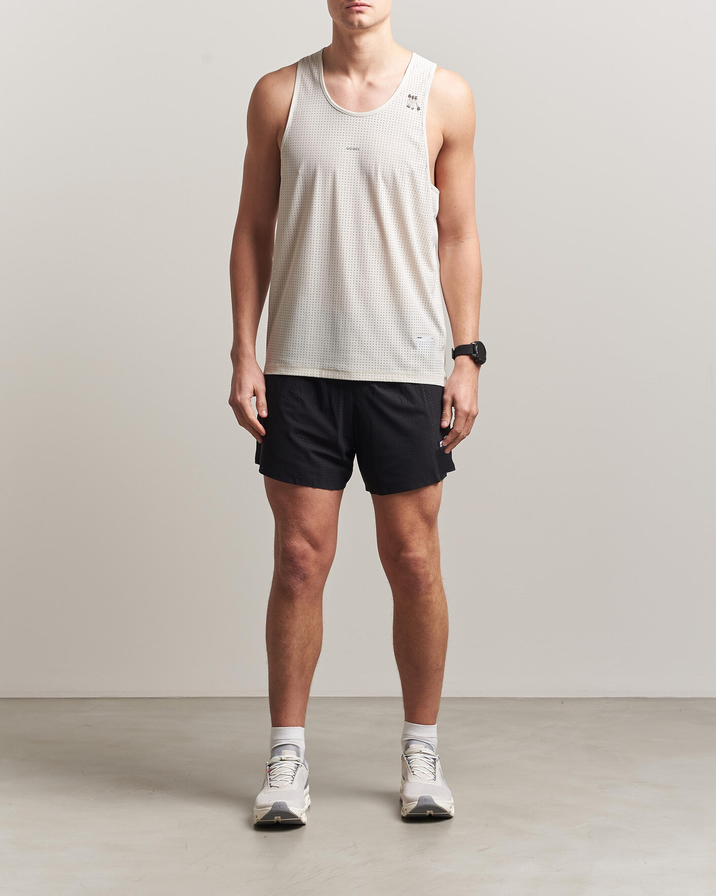 Men | T-Shirts | Satisfy | Space-O Singlet Chalk