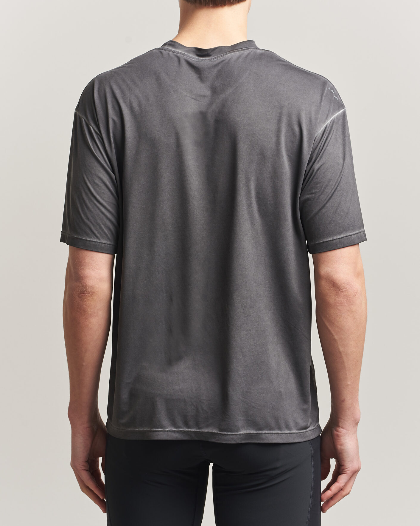 Men | T-Shirts | Satisfy | AuraLite T-Shirt Pigment Black