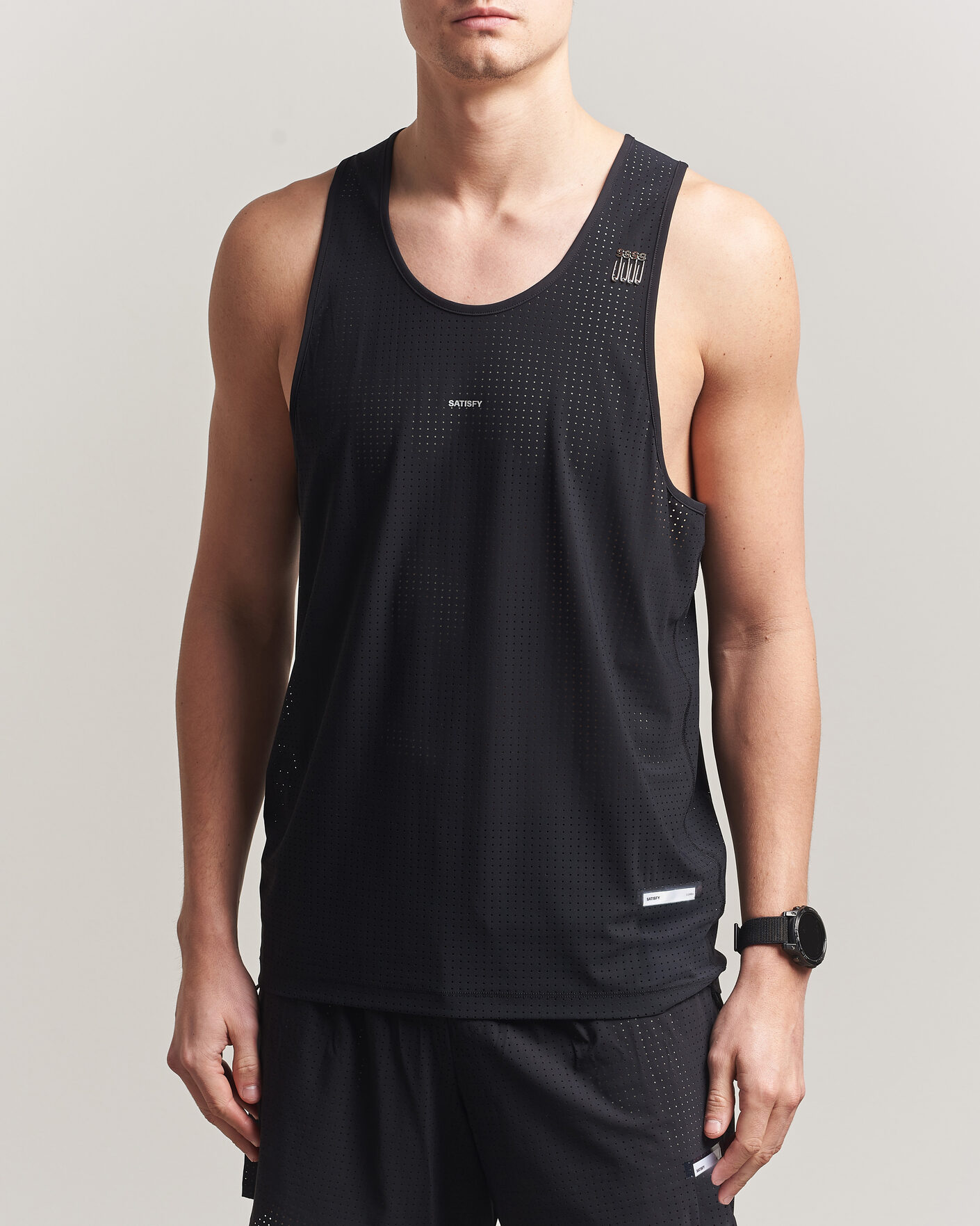 Satisfy Space-O Singlet Black at CareOfCarl.com