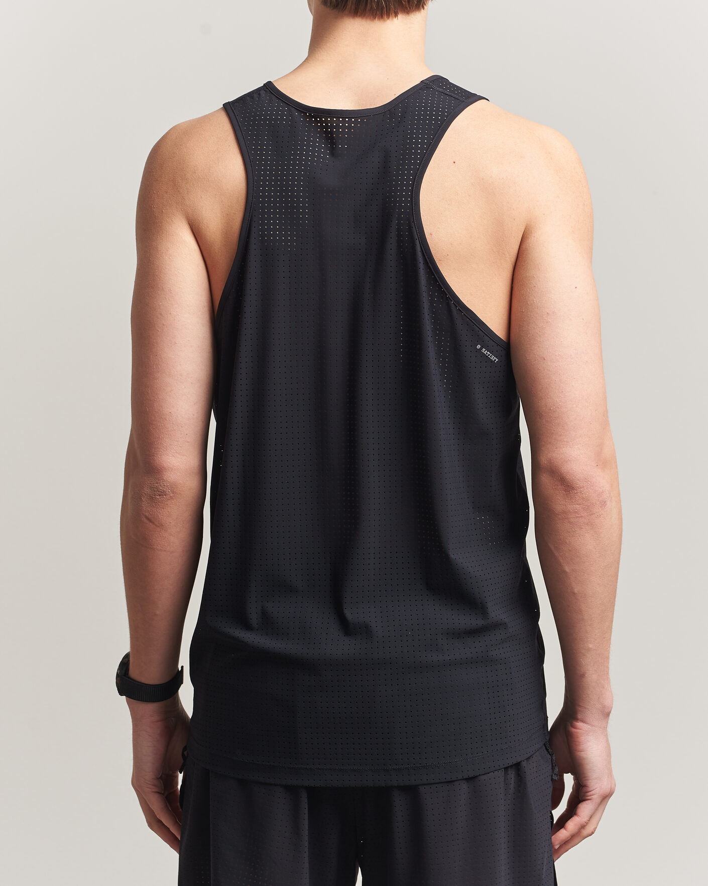 Satisfy Space-O Singlet Black at CareOfCarl.com