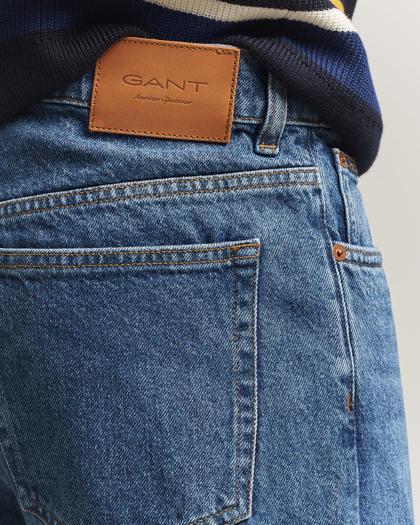Men | Jeans | GANT | Straight Fit Jeans Mid Blue Worn In