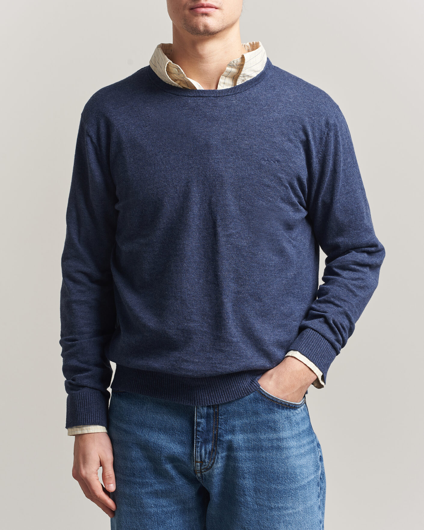 Men | Sweaters & Knitwear | Gant | Cotton/Linen Slub Knitted Sweater Dark Indigo Melange