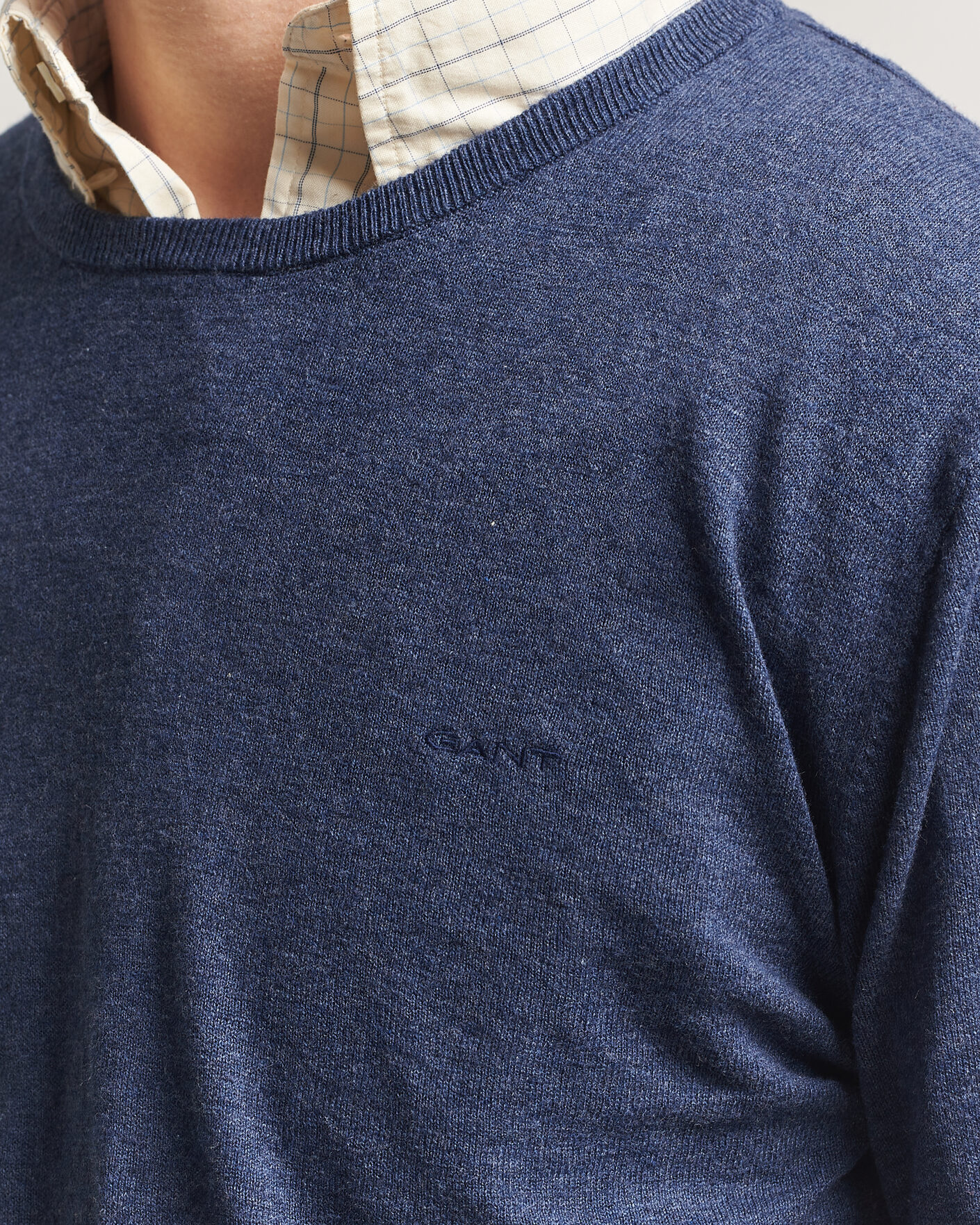 Men | Sweaters & Knitwear | Gant | Cotton/Linen Slub Knitted Sweater Dark Indigo Melange