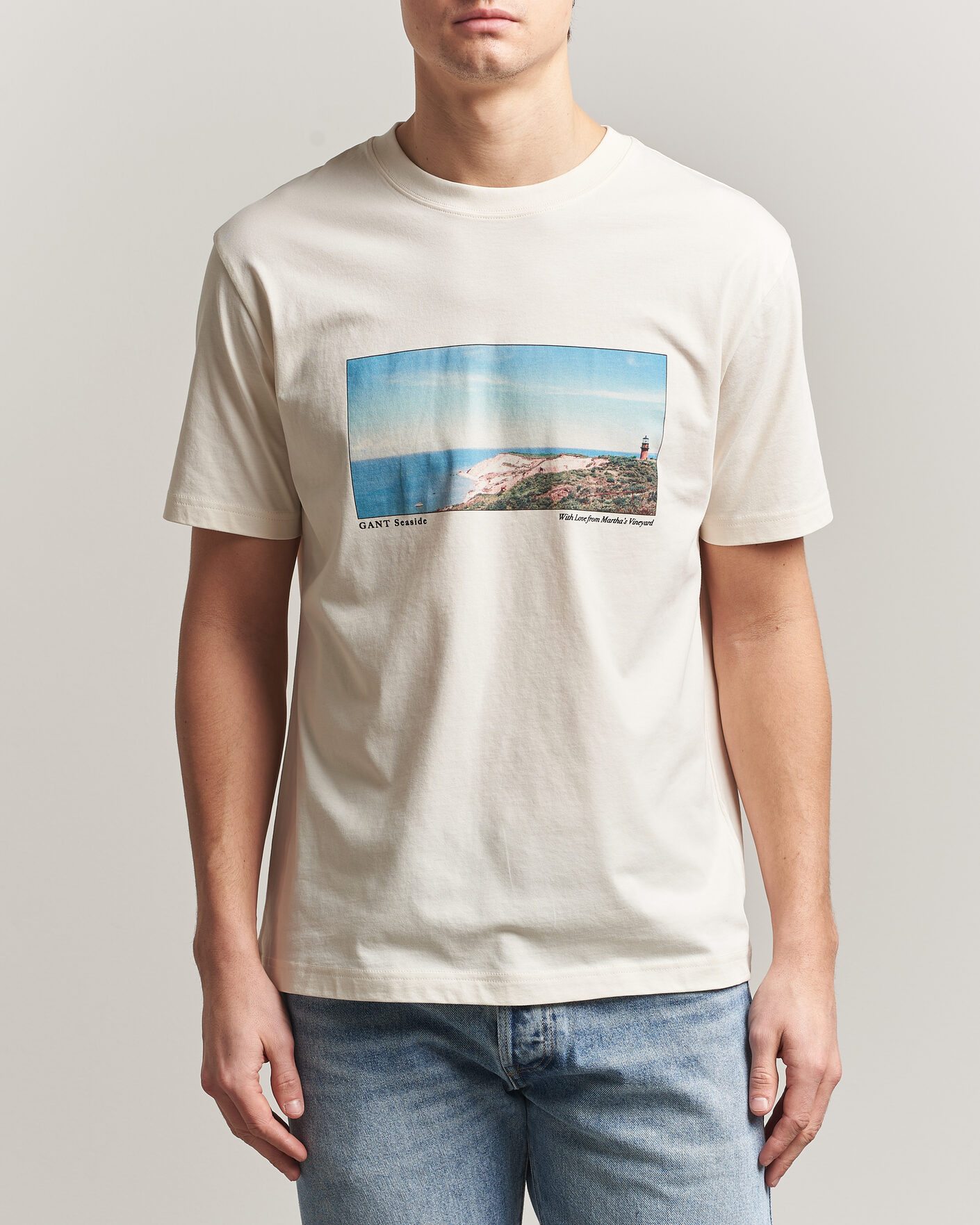 Men | T-Shirts | GANT | Scenery Graphic Crew Neck T-Shirt Cream