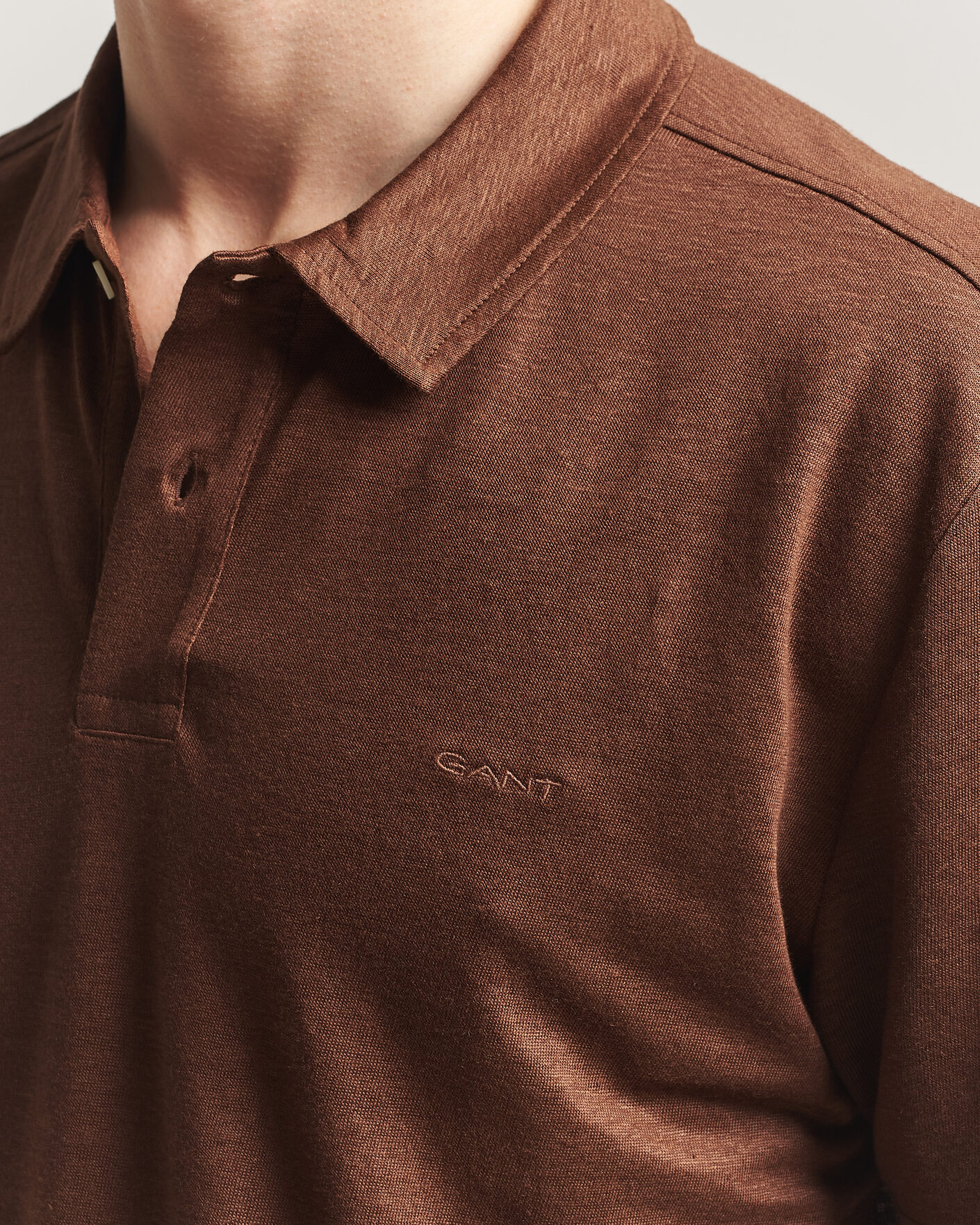 Men | Polo Shirts | GANT | Linen Polo Mahogany Brown