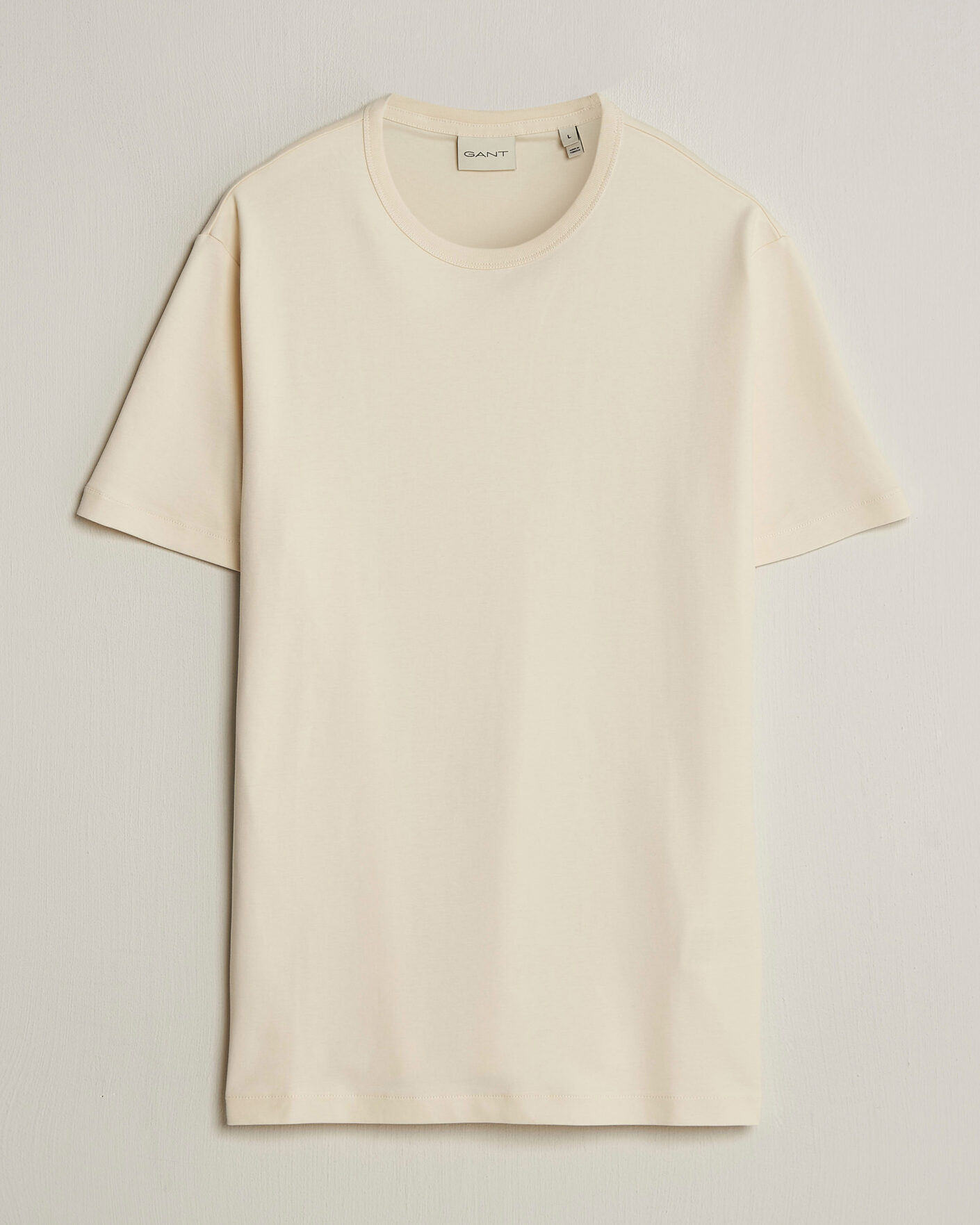 Men | T-Shirts | GANT | Interlock Crew Neck T-Shirt Creamed White